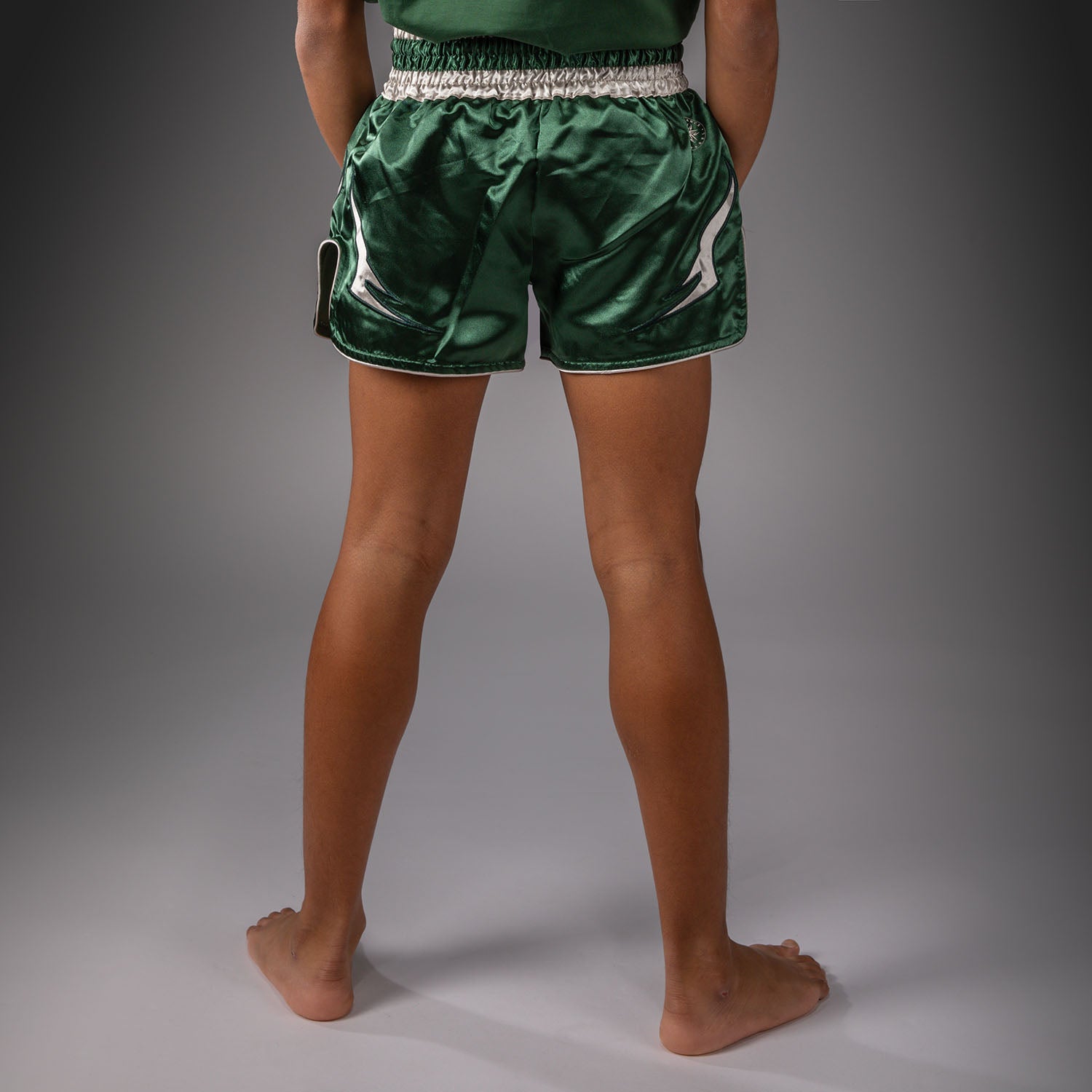 venum-inferno-muay-thai-shorts-kinder-waldgr-n-off-white image 3