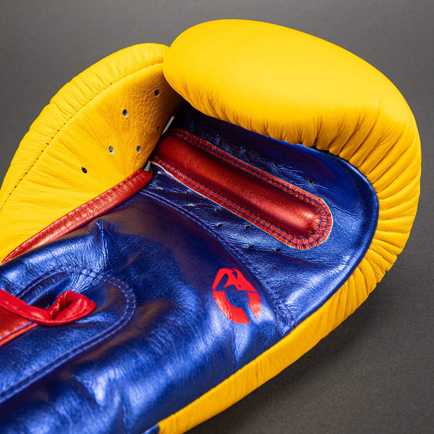 venum-giant-3-0-boxhandschuhe-gelb-blau-rot-nappaleder image 5