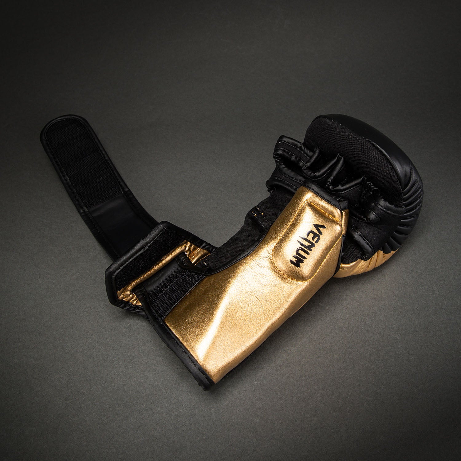 venum-attack-2-0-sparringhandschuhe-leder-gold-schwarz image 6