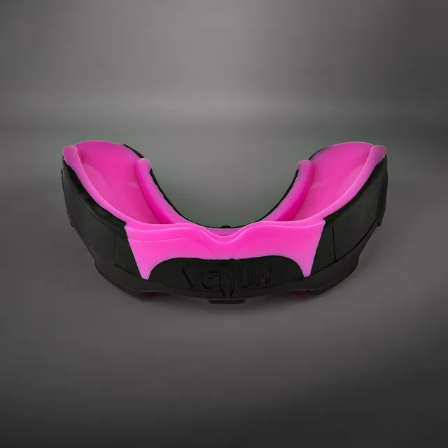 venum-predator-mundschutz-schwarz-rosa image 1