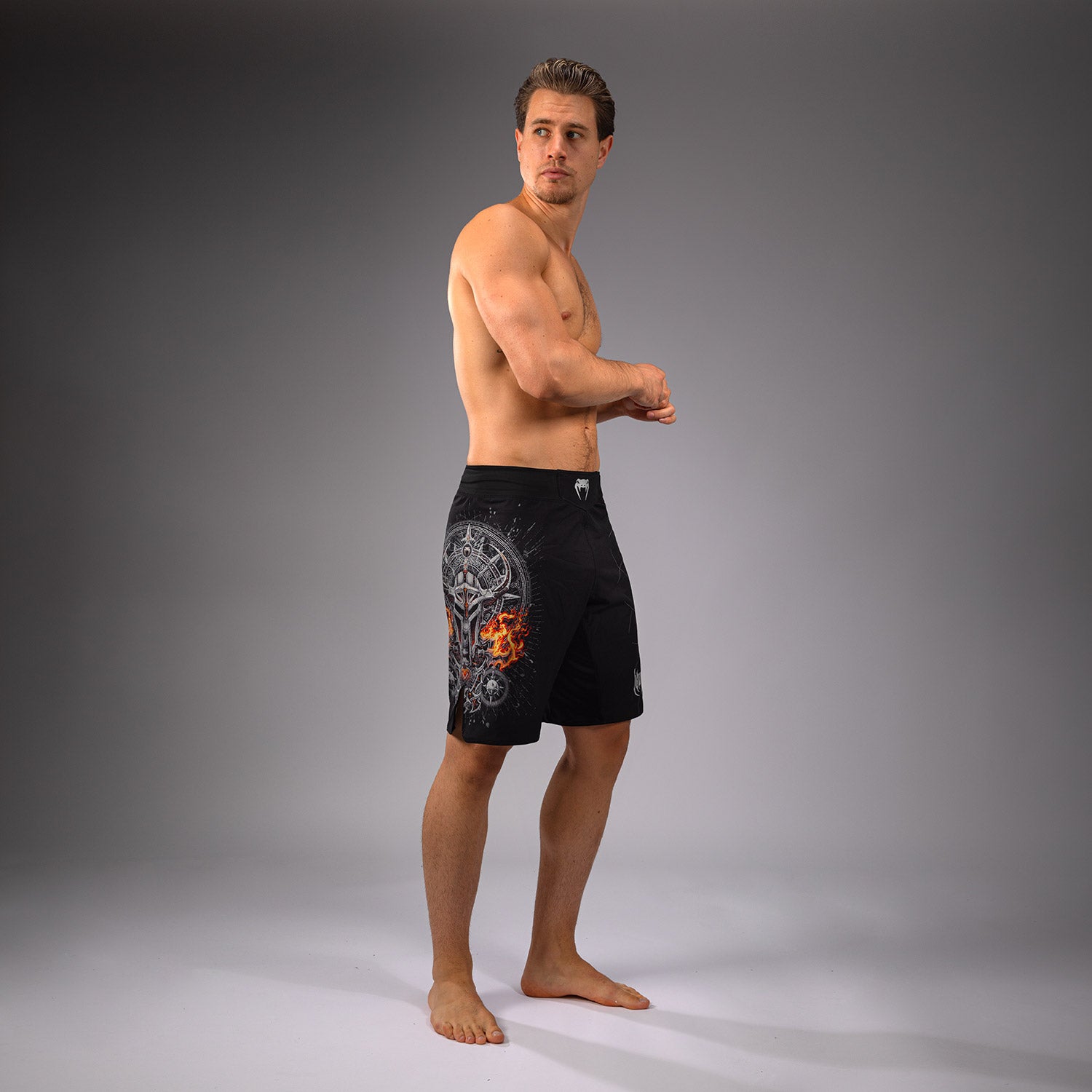 venum-gladiator-5-0-fight-shorts-herren-schwarz-silber image 1