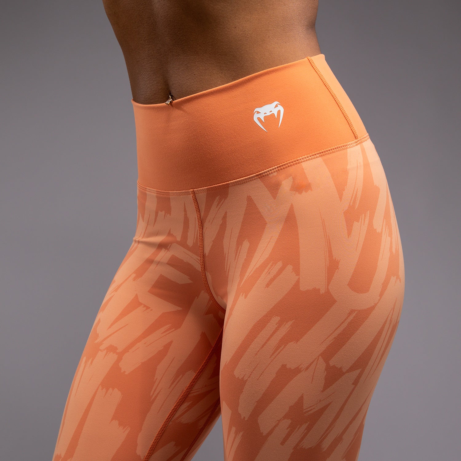 venum-graffiti-leggings-damen-in-voller-l-nge-samtaprikose image 5
