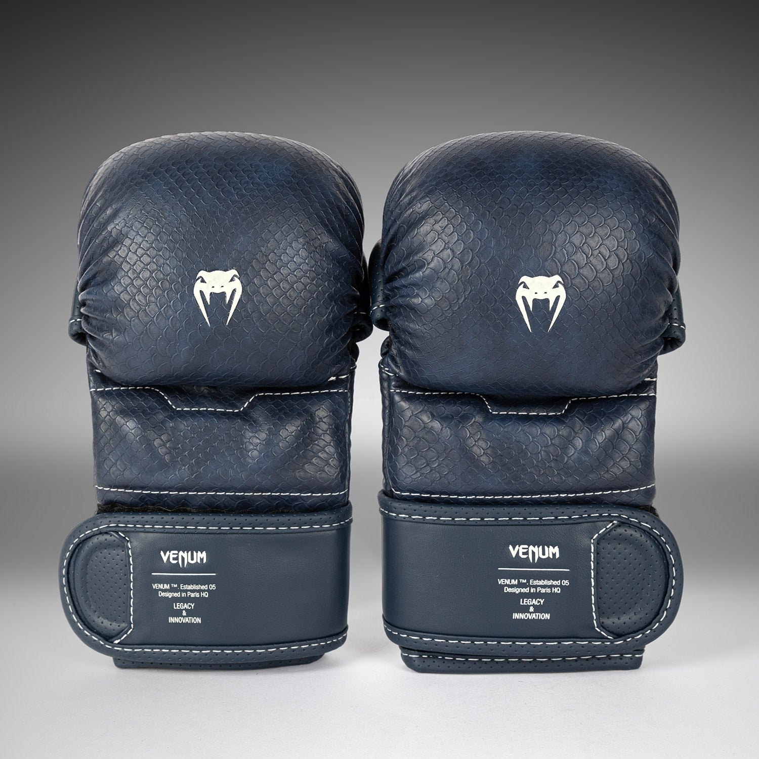 venum-impact-evo-scales-mma-sparringhandschuhe-mitternachtsblau image 1