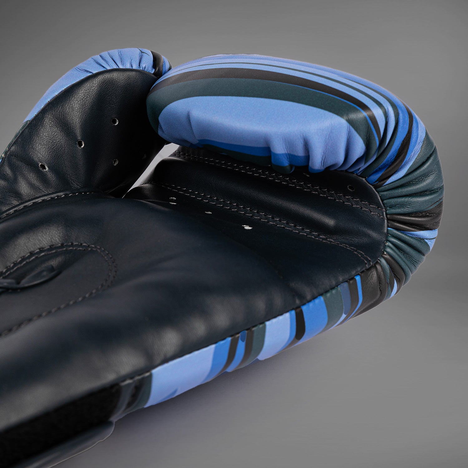 venum-abyss-boxhandschuhe-schattenblau image 5