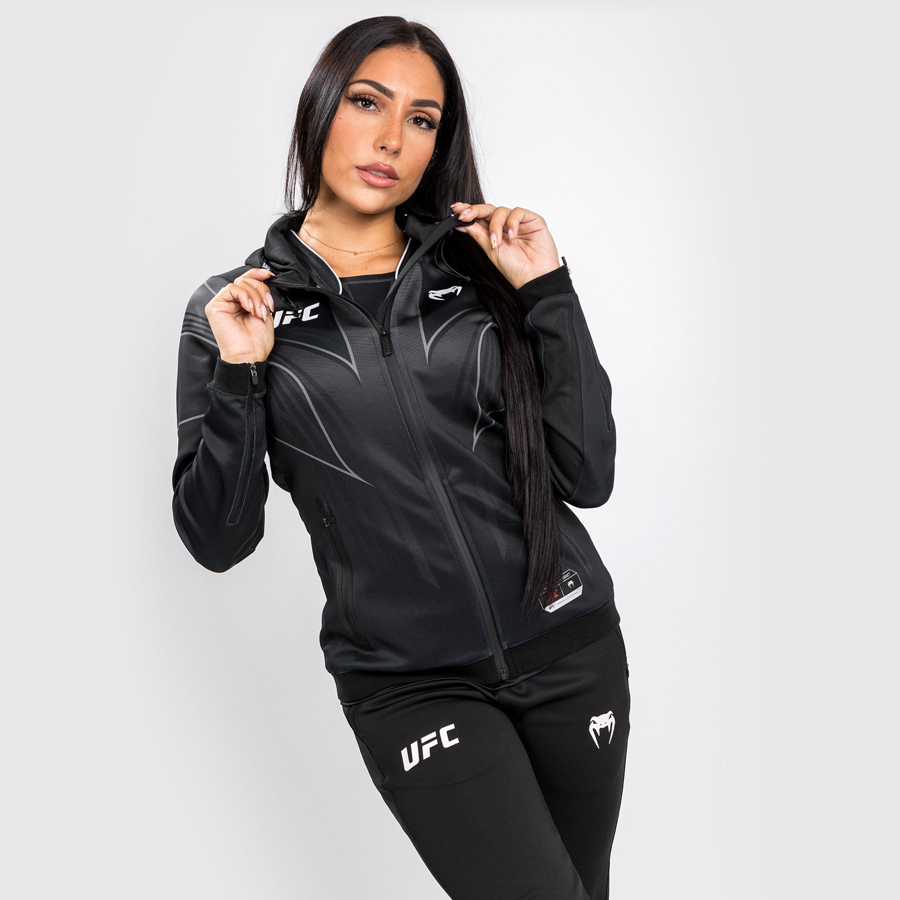 venum-ufc-authentic-fight-night-2-0-damen-walkout-hoodie-schwarz image 2