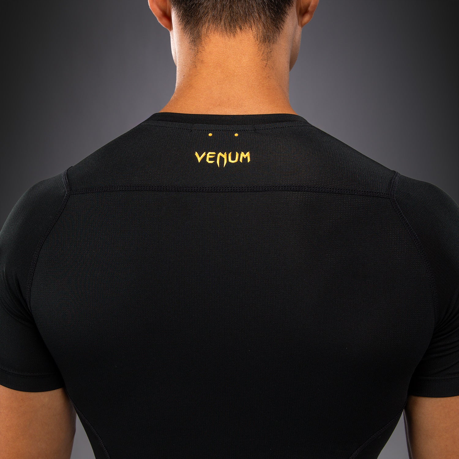 venum-g-core-kurzarm-rashguard-herren-schwarz-gold image 7