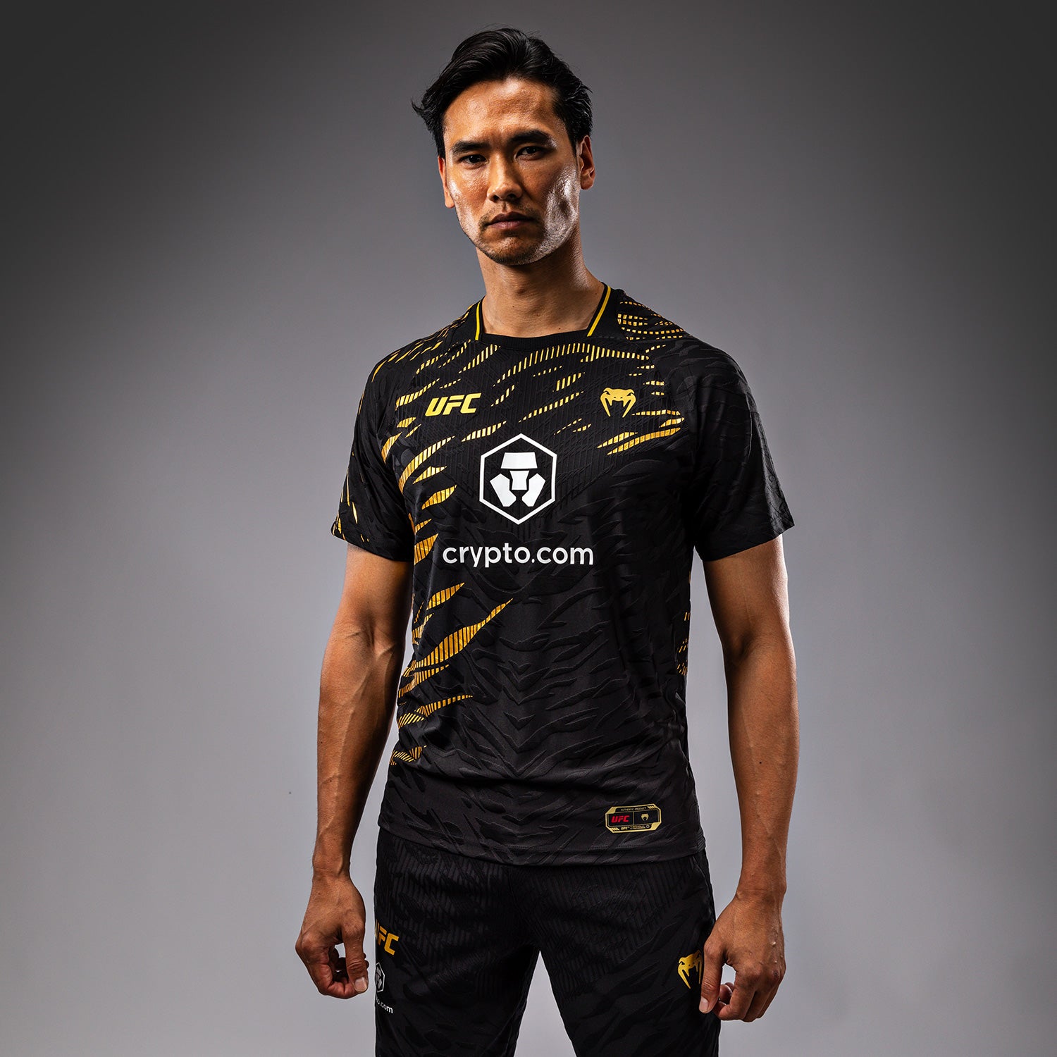 ufc-fusion-by-venum-authentic-fight-night-walkout-jersey-herren-champion-schwarz image 1