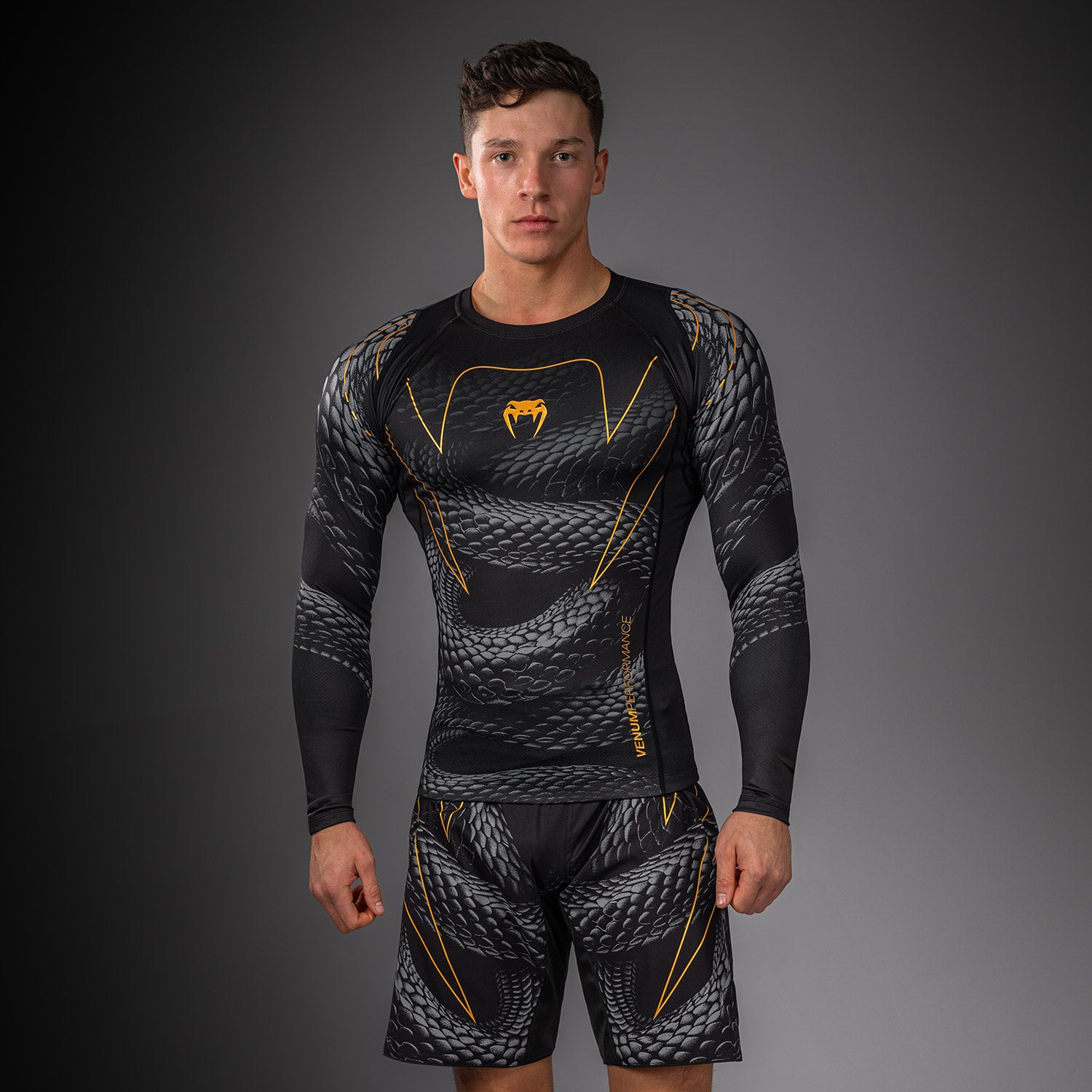 venum-matupa-langarm-rashguard-schwarz-grau-gold image 1
