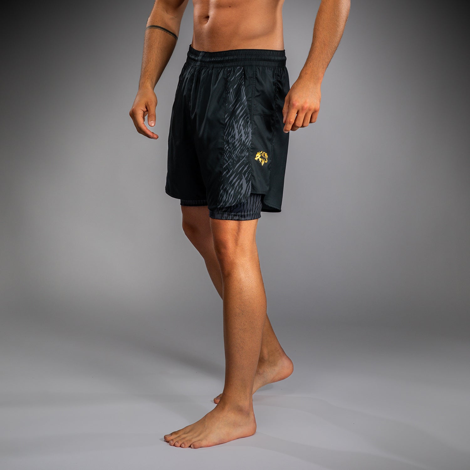 venum-x-chimaev-trainingsshorts-herren-schwarz-grau image 3