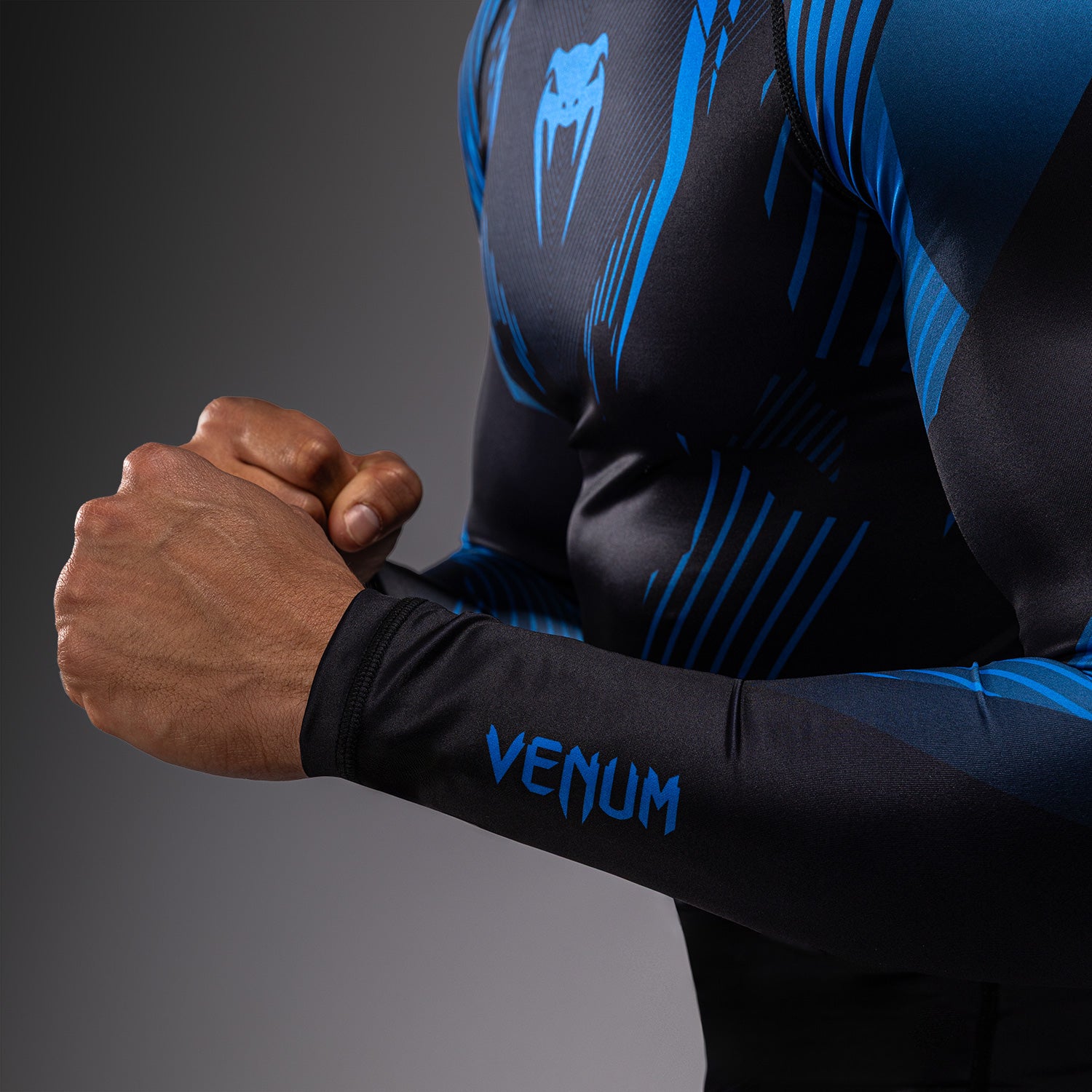 venum-no-gi-6-0-langarm-rashguard-schwarz-blau image 6