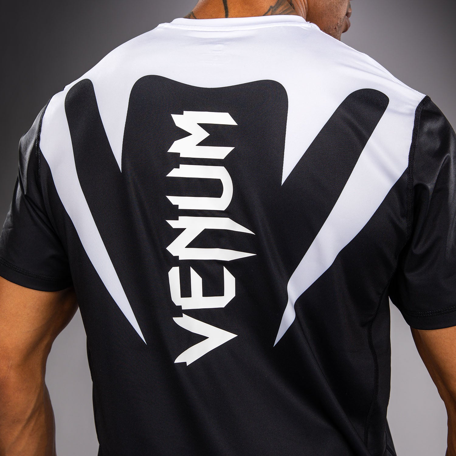 venum-attack-90-dry-tech-t-shirt-wei-schwarz-f-r-herren image 6