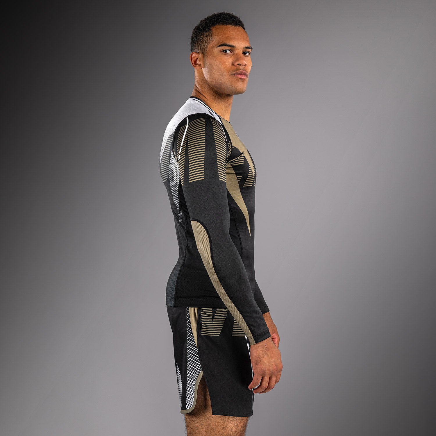 venum-adrenaline-langarm-rashguard-herren-schwarz-sand image 2