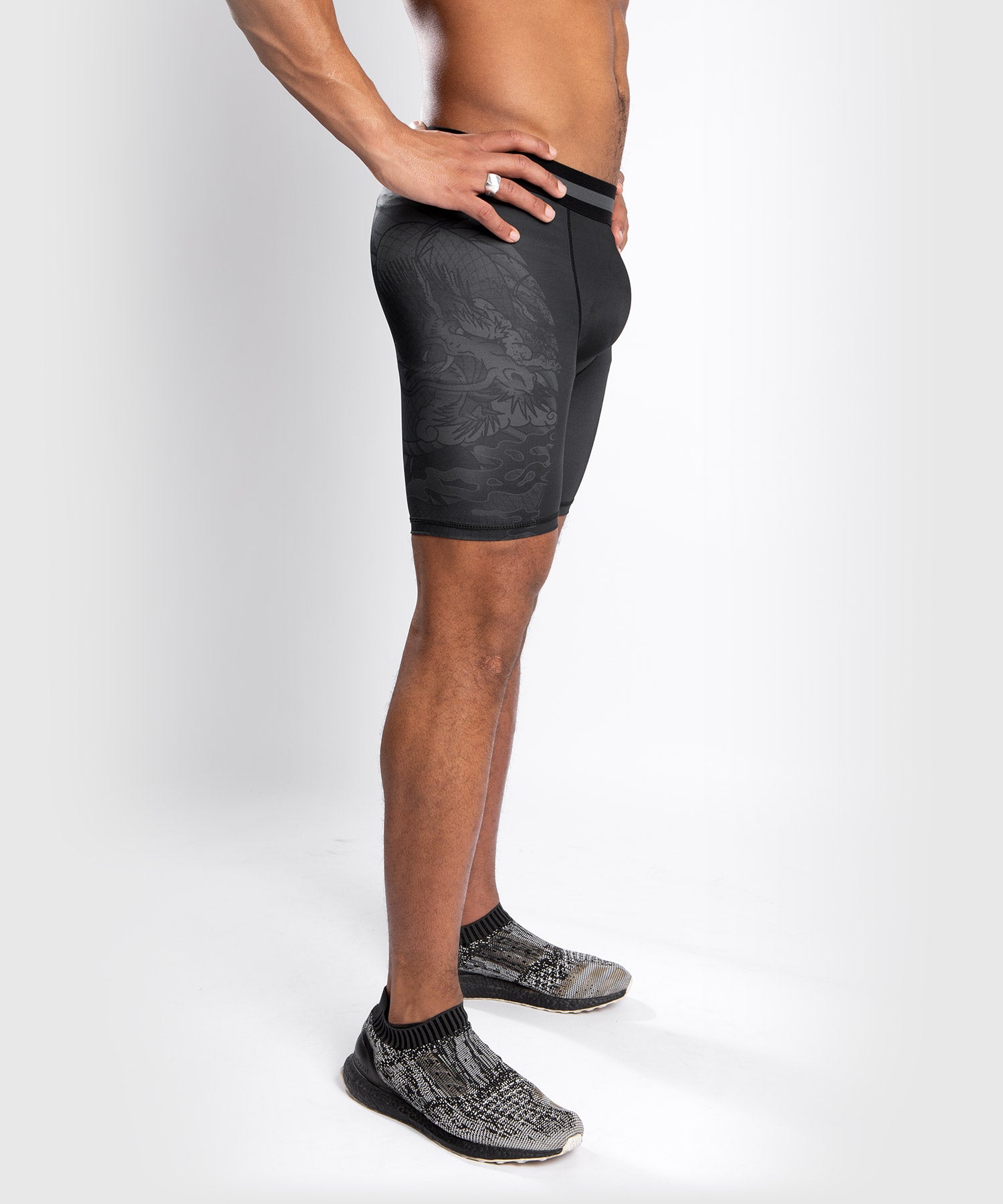 venum-ykz21-vale-tudo-shorts-schwarz-schwarz image 6