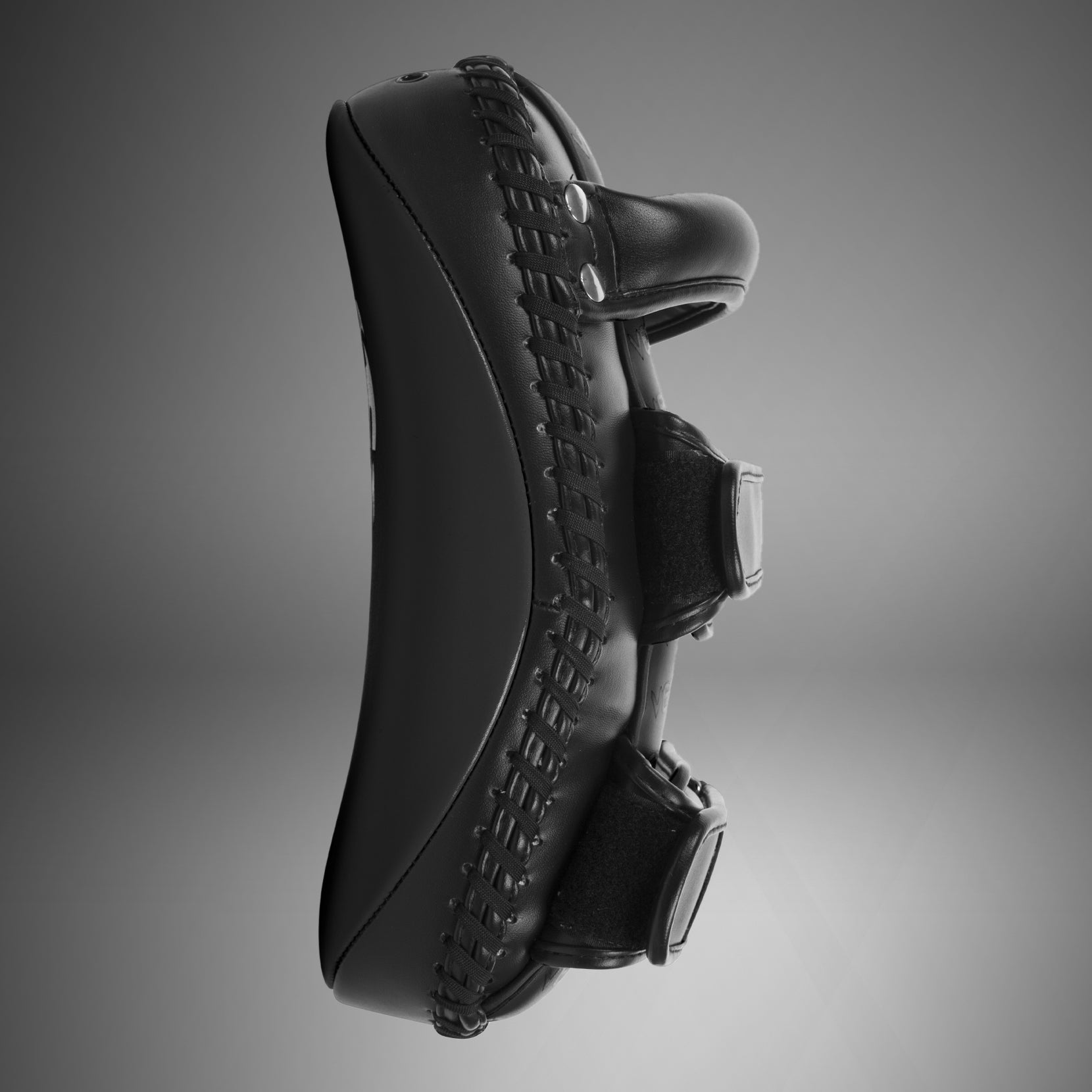 venum-light-kick-pads-paar-schwarz-schwarz image 2