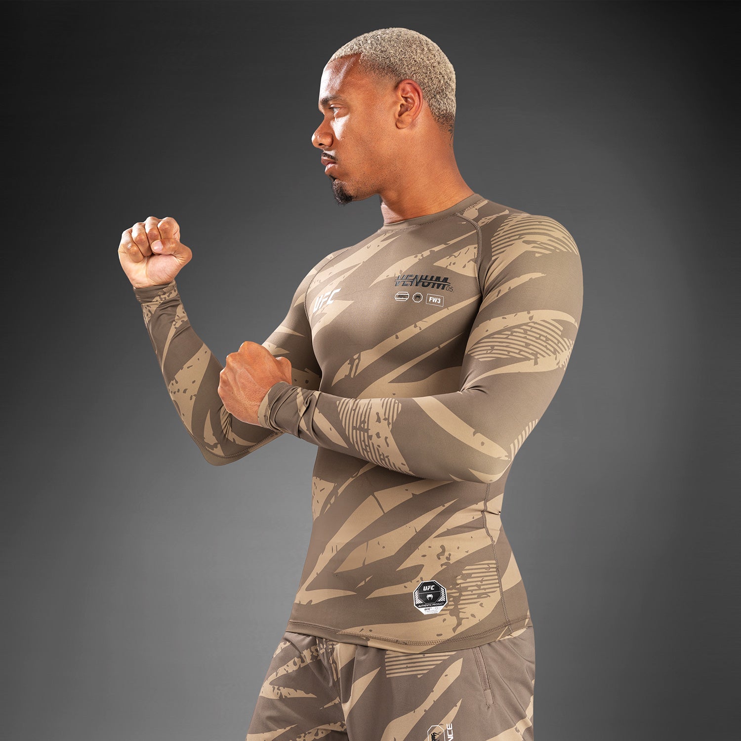 ufc-adrenaline-by-venum-fight-week-performance-rashguard-langarm-desert-camo image 4