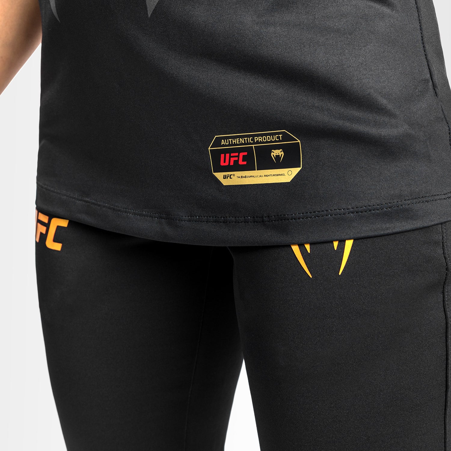 ufc-venum-authentic-fight-night-2-0-walkout-jersey-damen-champion-schwarz-gold image 4