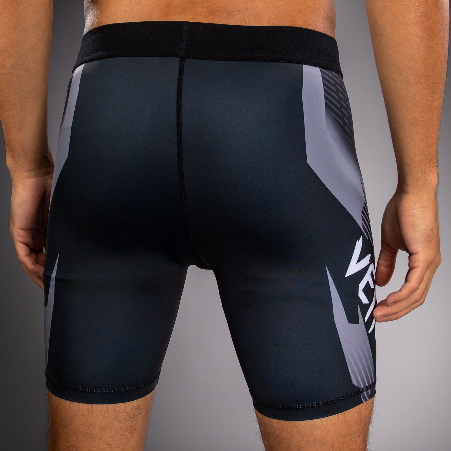 venum-no-gi-6-0-kompressionsshort-vale-tudo-herren-schwarz-wei image 7