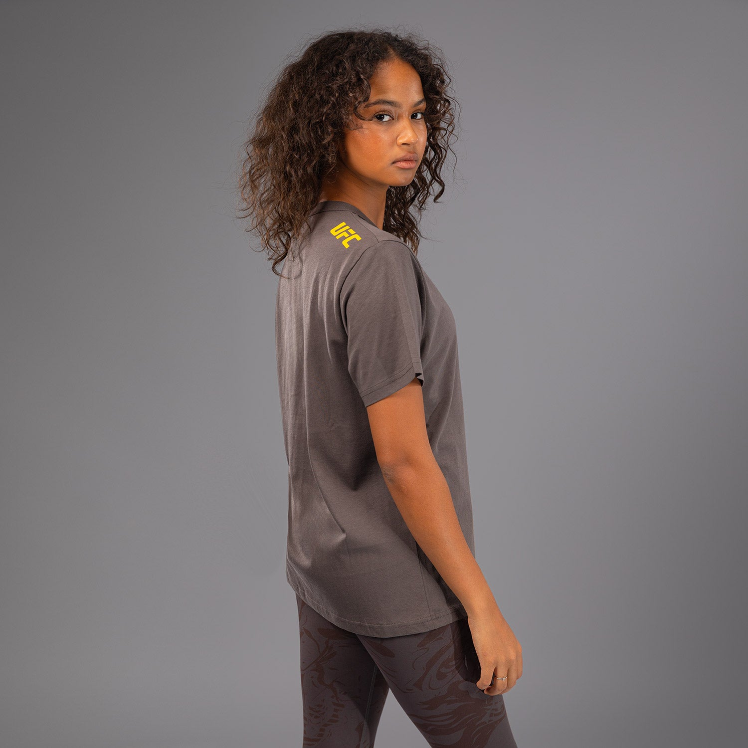 ufc-fusion-by-venum-fight-week-damen-t-shirt-baumwolle-erdiges-braun image 5
