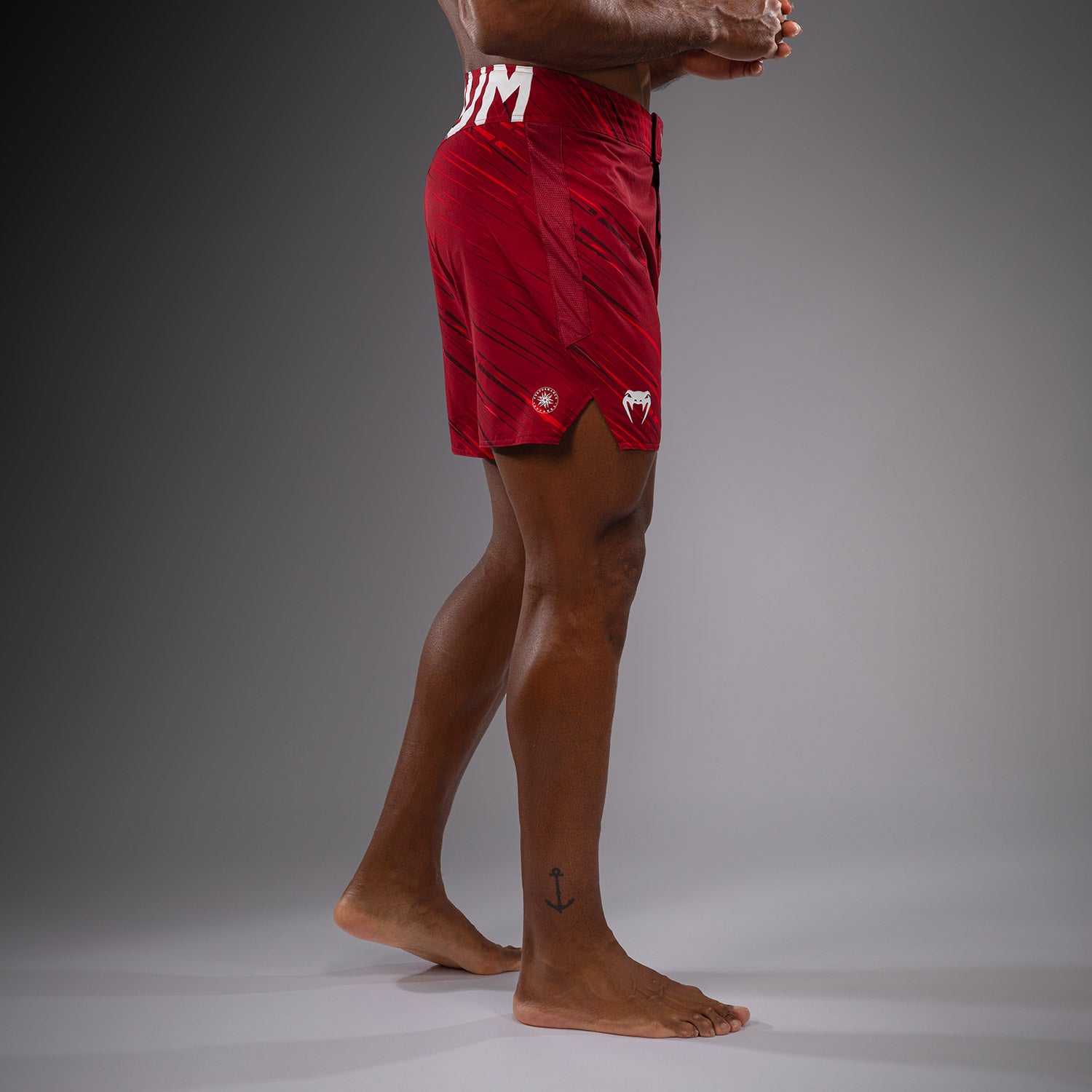 venum-rapid-light-fight-shorts-herren-cherry-red-lang image 4