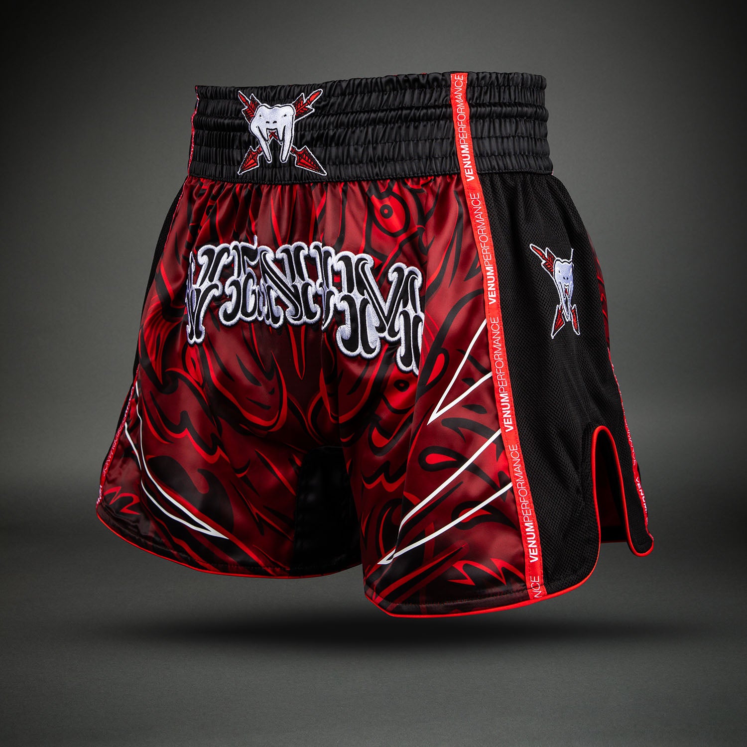 venum-wolf-atak-muay-thai-shorts-schwarz-rot image 2