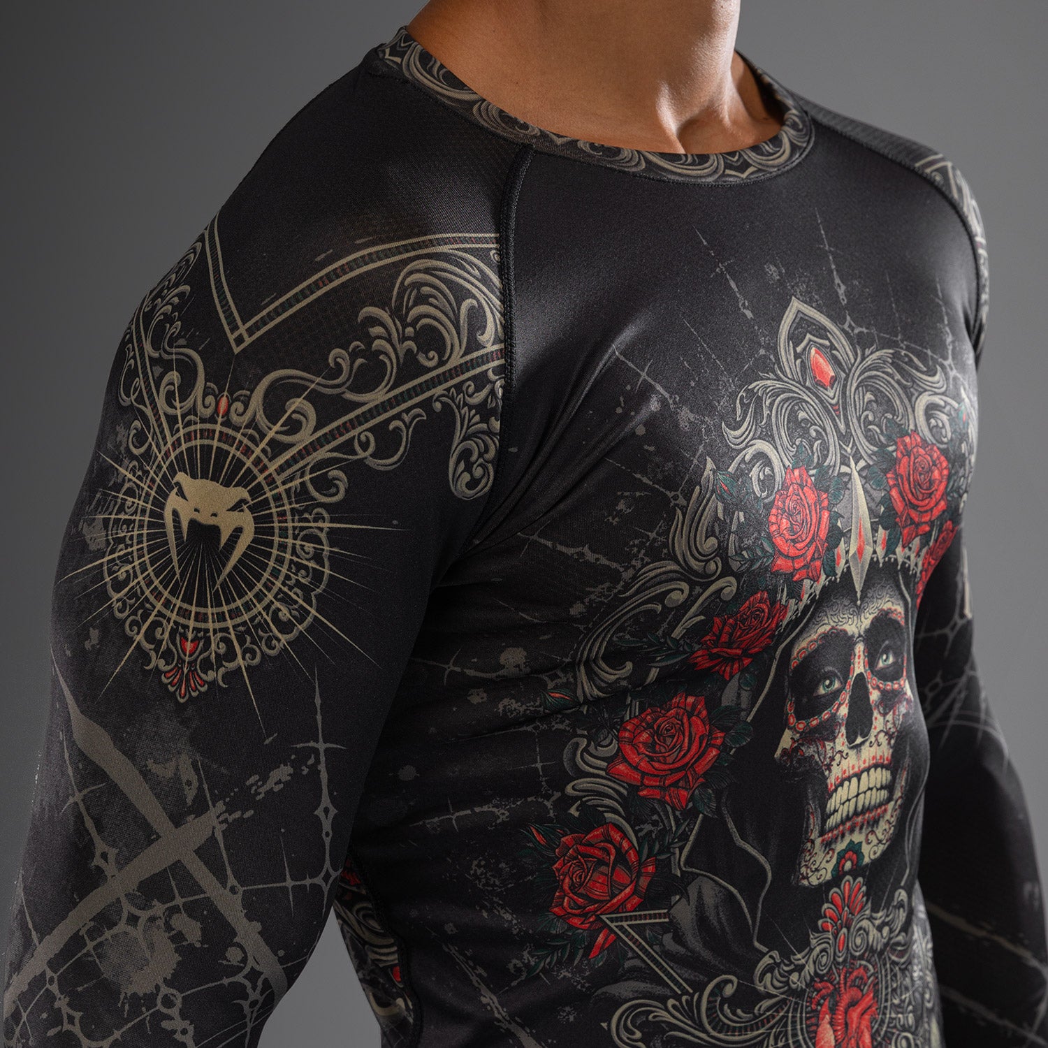 venum-santa-muerte-5-0-langarm-rashguard-herren-tiefes-schwarz-gold image 7
