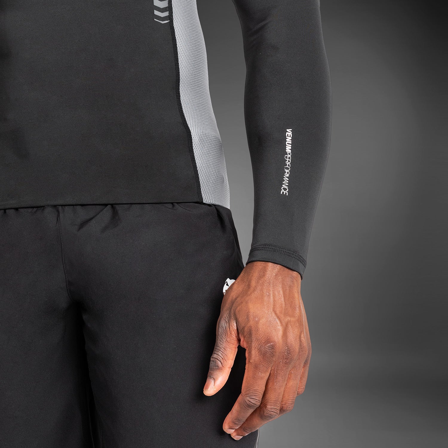 venum-tempest-langarm-rashguard-schwarz-grau-herren image 4