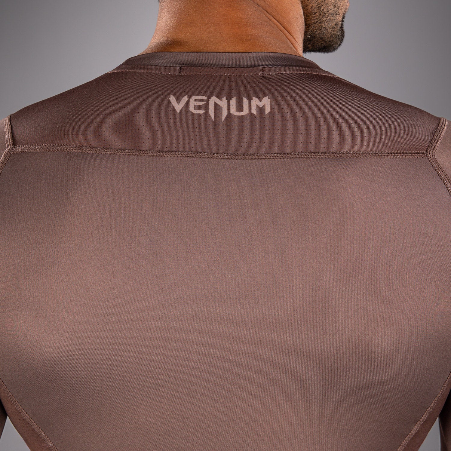 venum-no-gi-rashguard-langarm-herren-schokoladenbraun-ibjjf-approved image 5