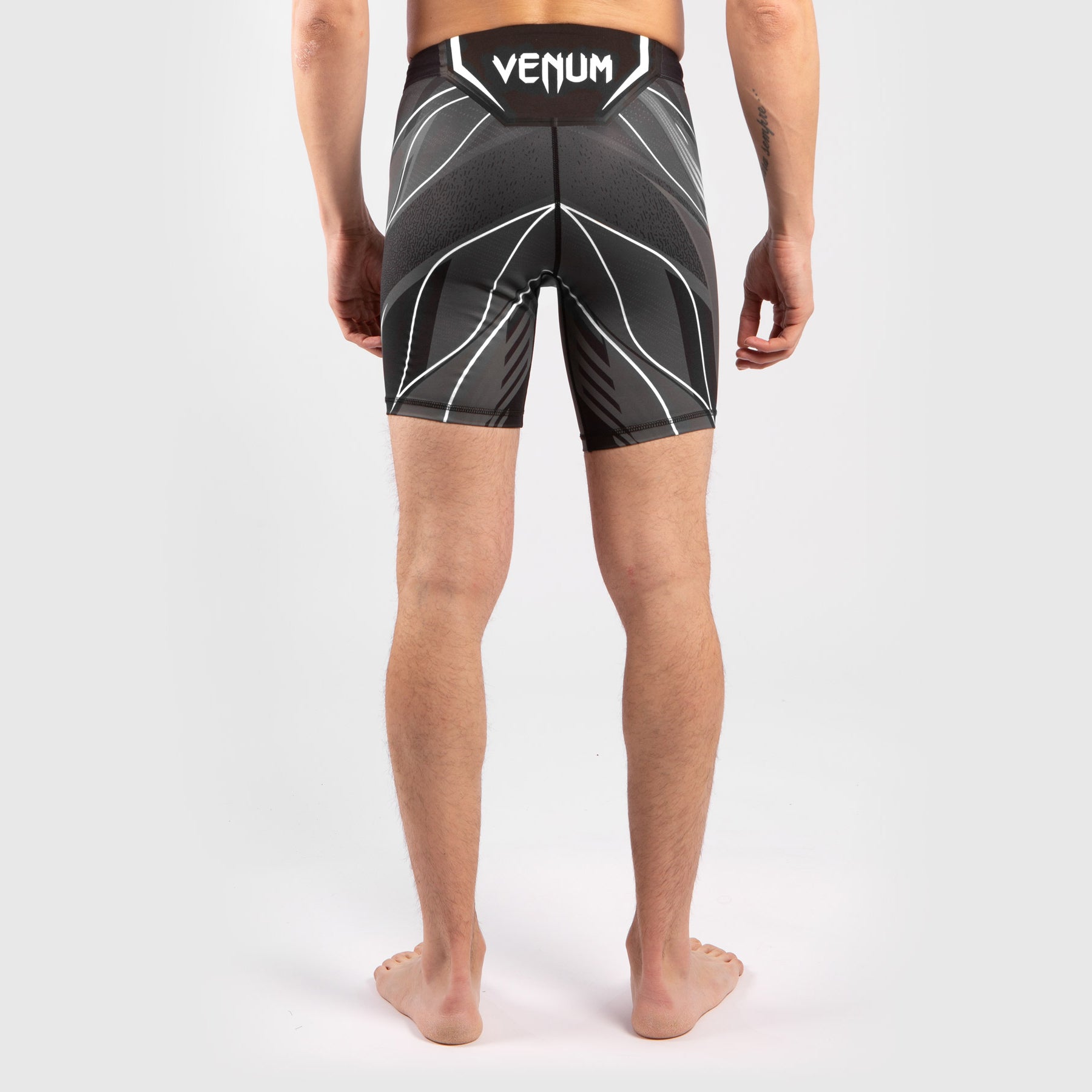 venum-ufc-authentic-fight-night-kompressionsshorts-herren-schwarz image 3