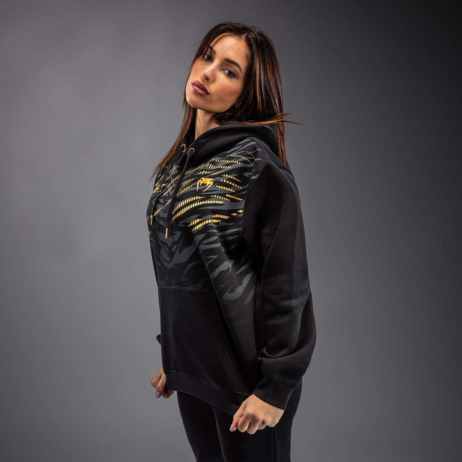 venum-ufc-fusion-by-venum-replica-hoodie-damen-champion-schwarz-gold image 2