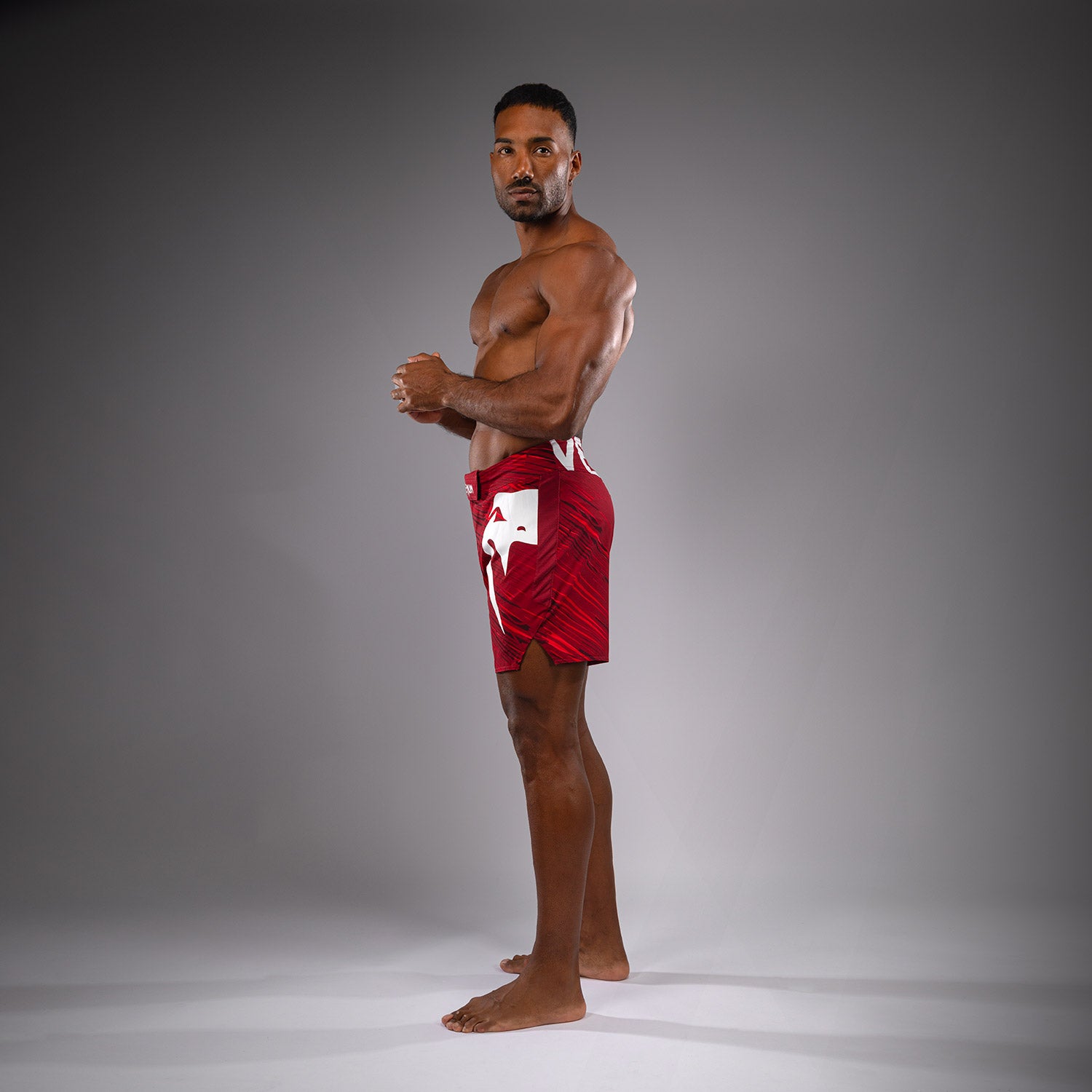 venum-rapid-light-fight-shorts-herren-cherry-red-lang image 2