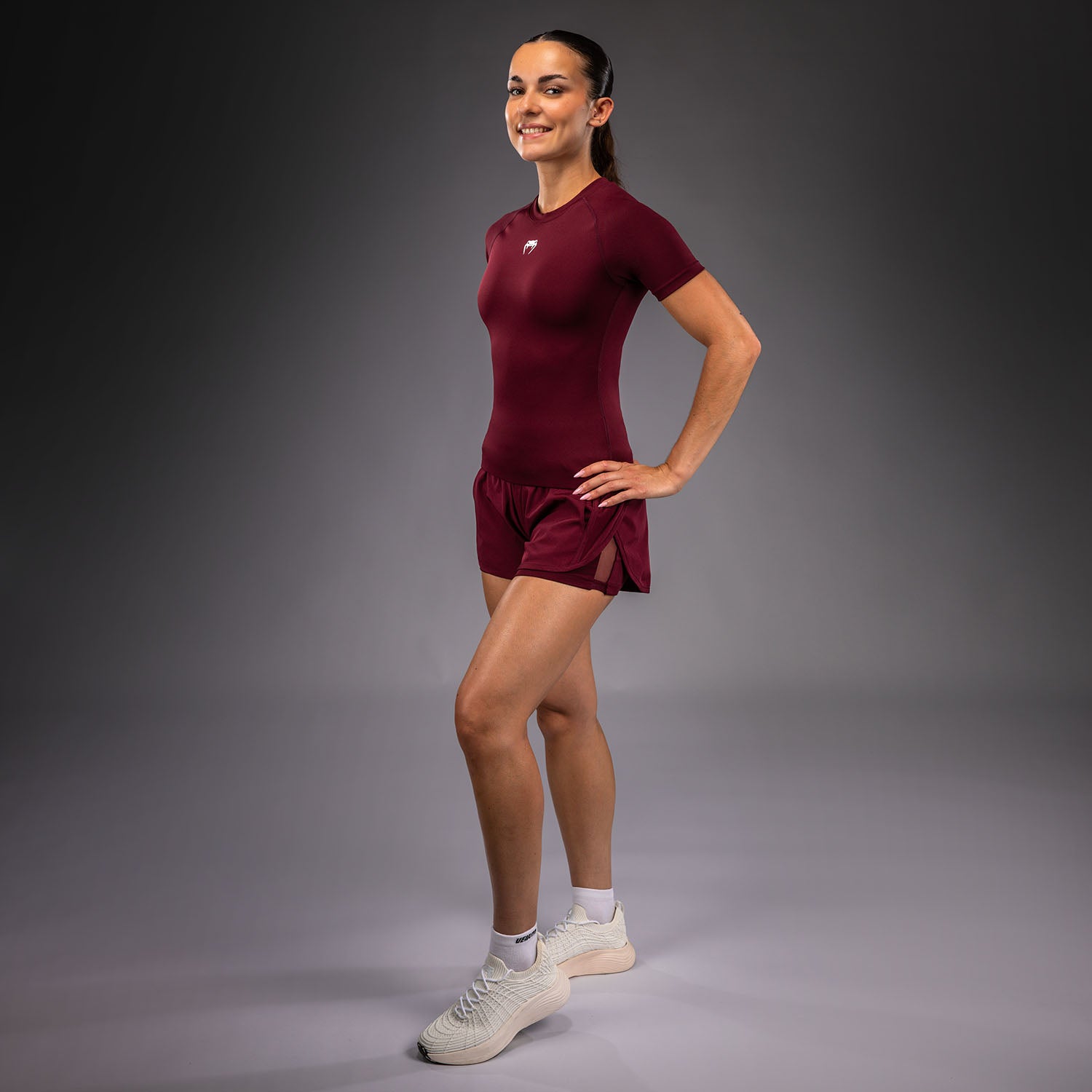 venum-aero-xt-kurzarm-rashguard-pflaume-damen image 2
