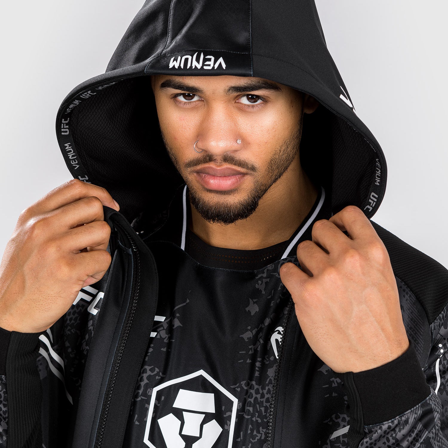 ufc-adrenaline-by-venum-authentic-fight-night-walkout-hoodie-herren-schwarz image 6