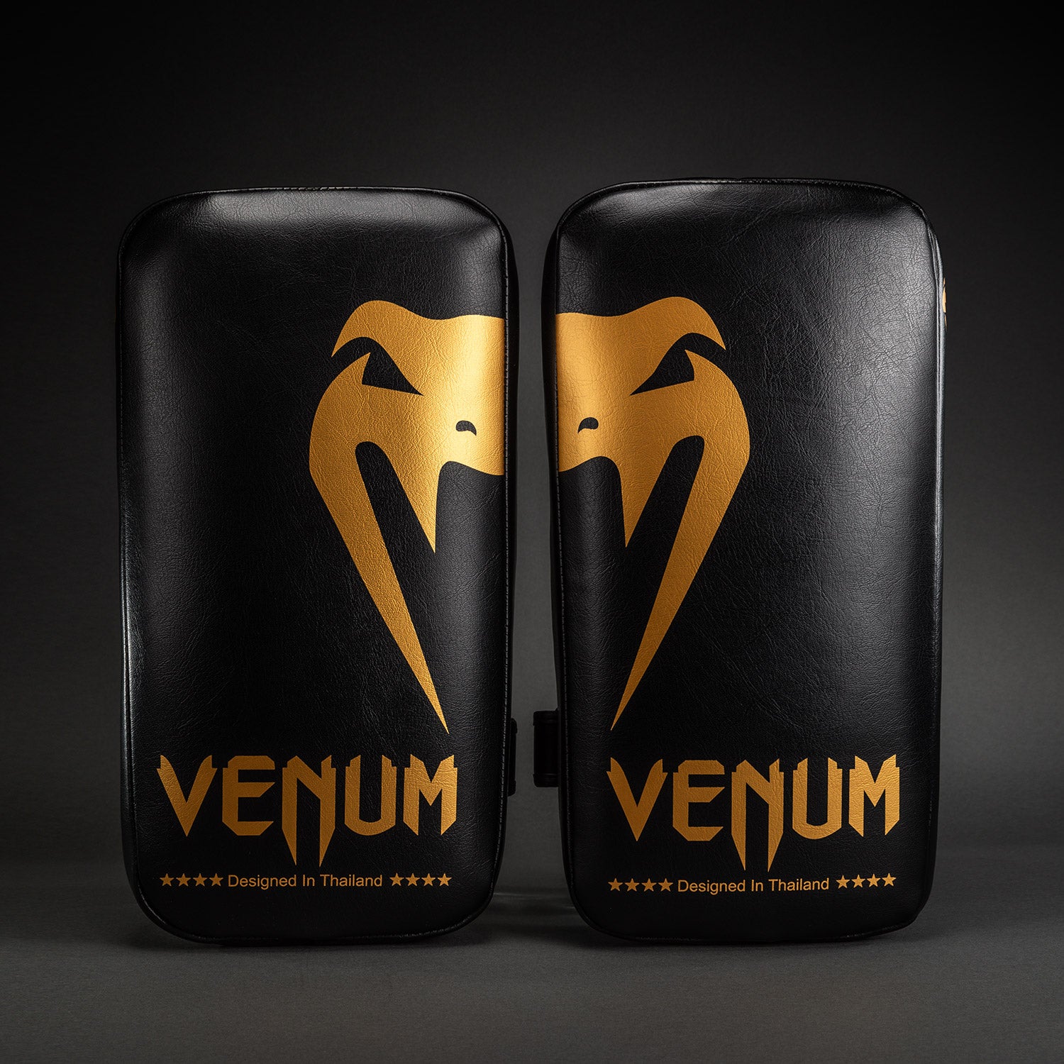 venum-giant-trittkissen-paar-schwarz-gold image 1