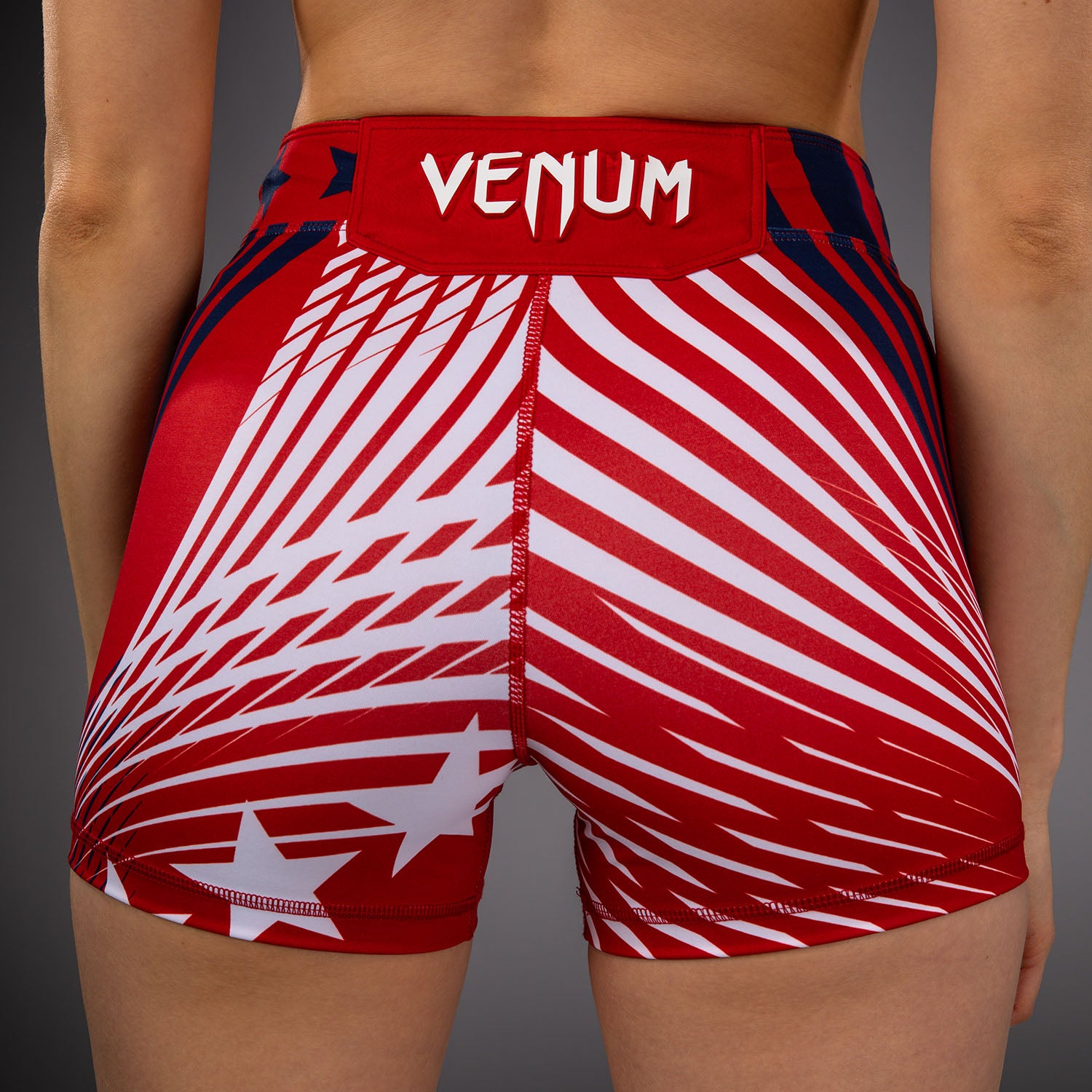 ufc-freedom-250-by-venum-authentic-vale-tudo-shorts-damen-short-fit-rot image 6