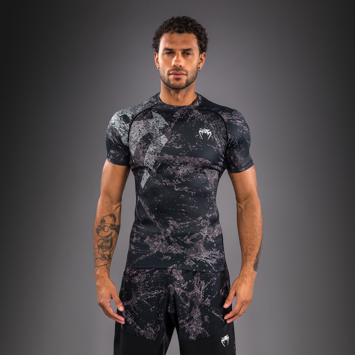 venum-rage-workout-kurzarm-rashguard-schwarz-grau-herren image 1