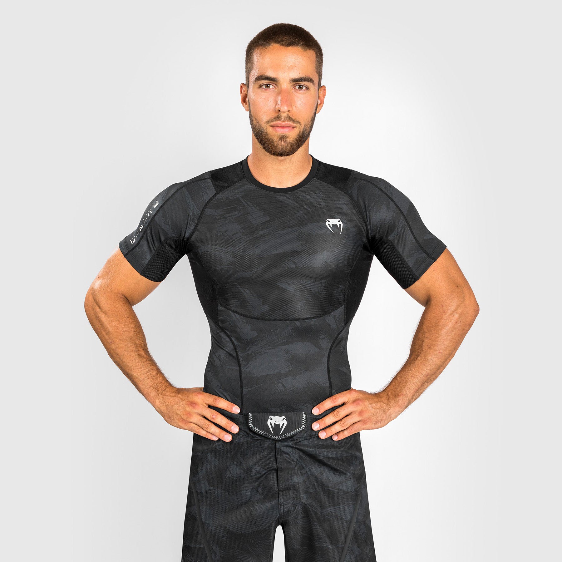 venum-electron-3-0-rashguard-kurzarm-schwarz image 1