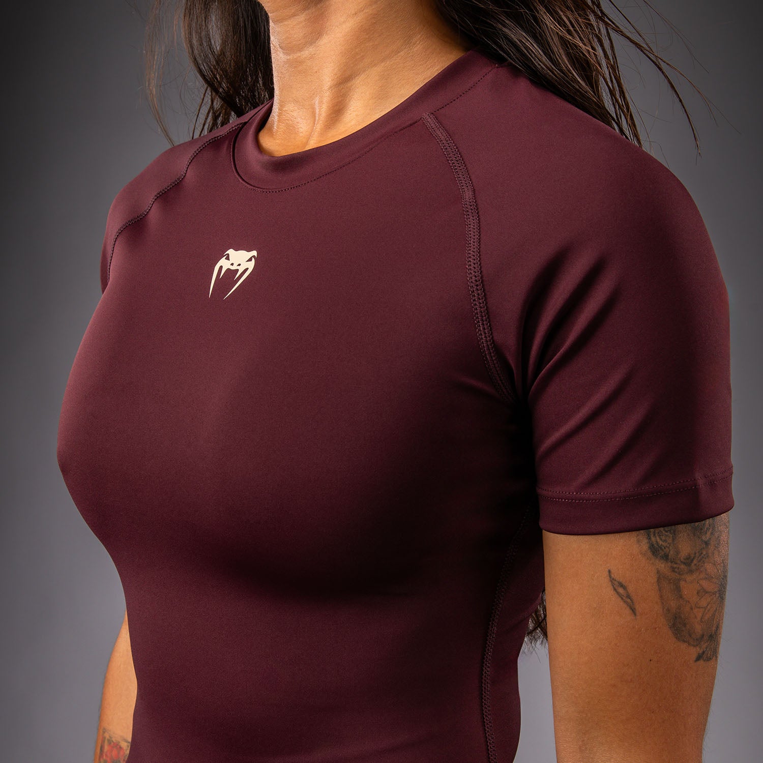 venum-talisman-kurzarm-rashguard-damen-pflaume image 5