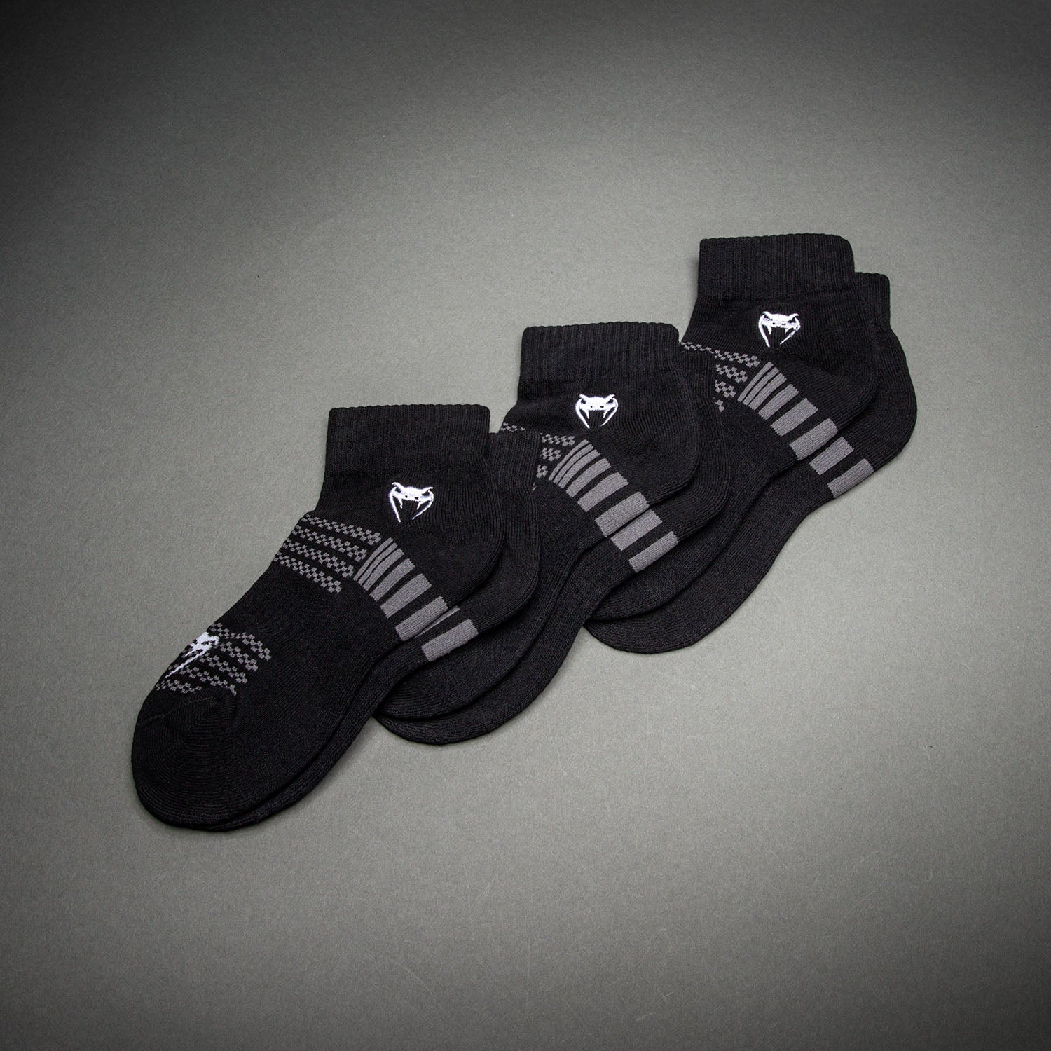 venum-vector-s-ckchen-3er-pack-sportsocken-schwarz-grau image 1