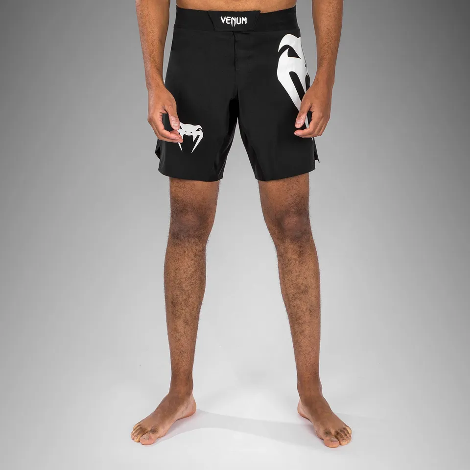 venum-light-5-0-fight-shorts-schwarz-wei image 1