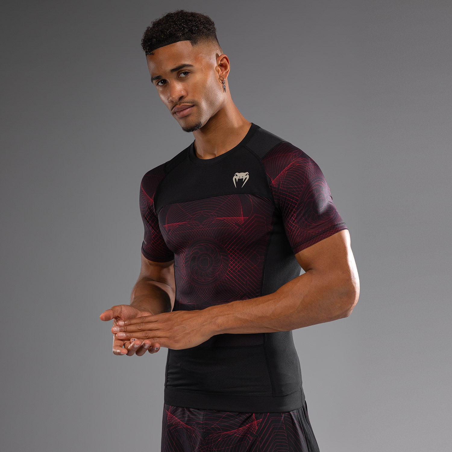 venum-g-fit-air-herren-kurzarm-rashguard-tiefschwarz-feuerrot image 3