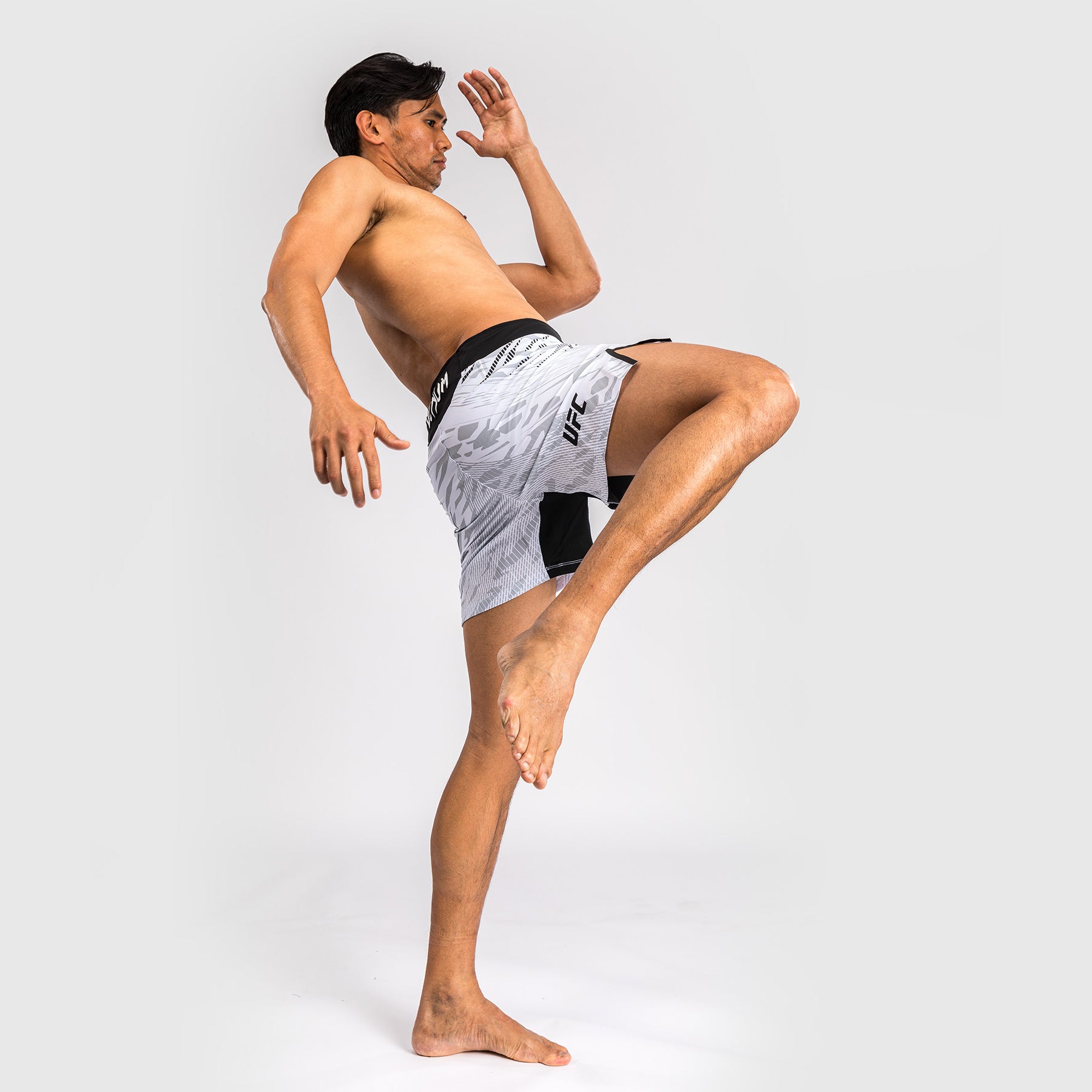 ufc-fusion-by-venum-authentic-fight-night-fight-short-herren-short-fit-wei image 8