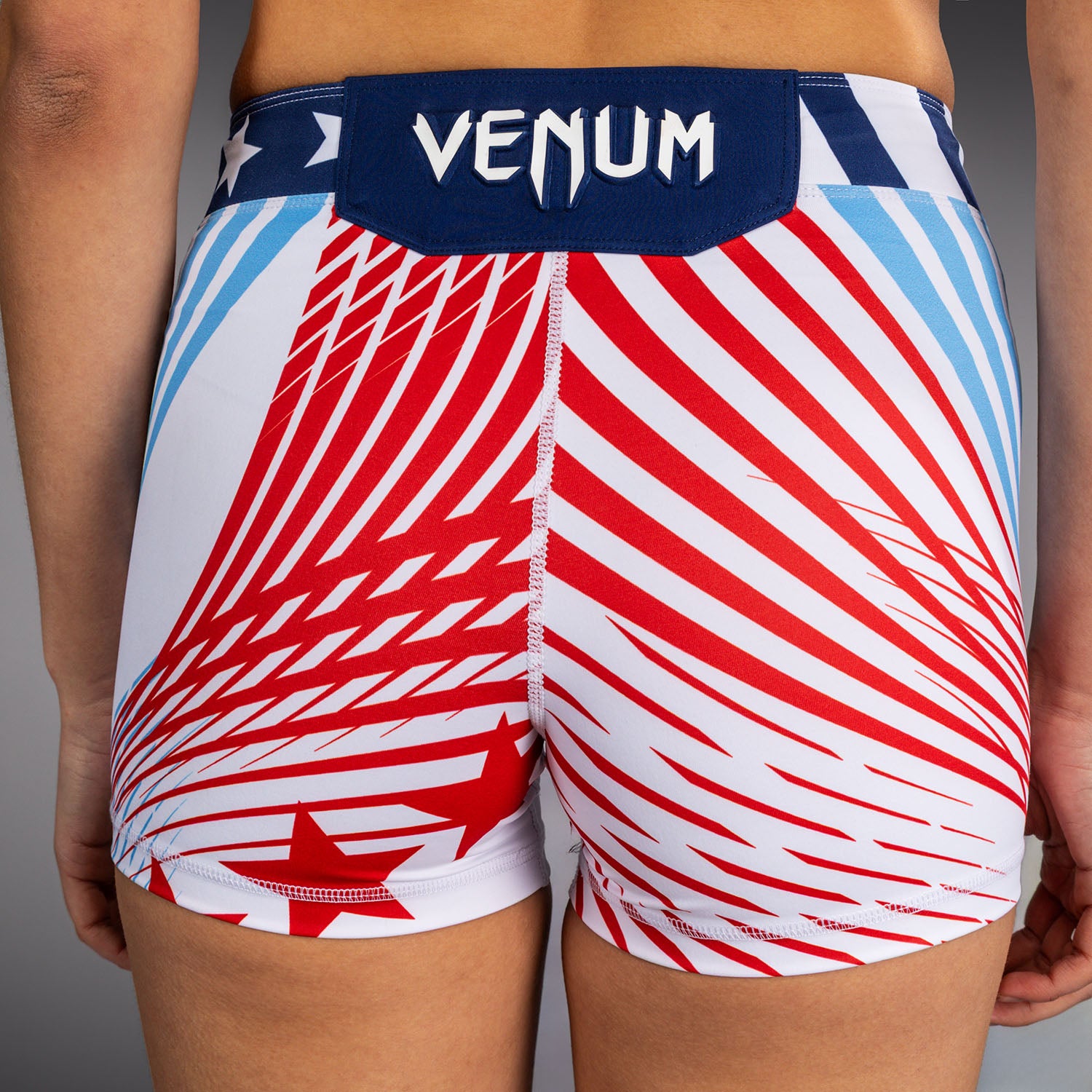 ufc-freedom-250-by-venum-authentic-vale-tudo-shorts-short-fit-damen-wei image 8
