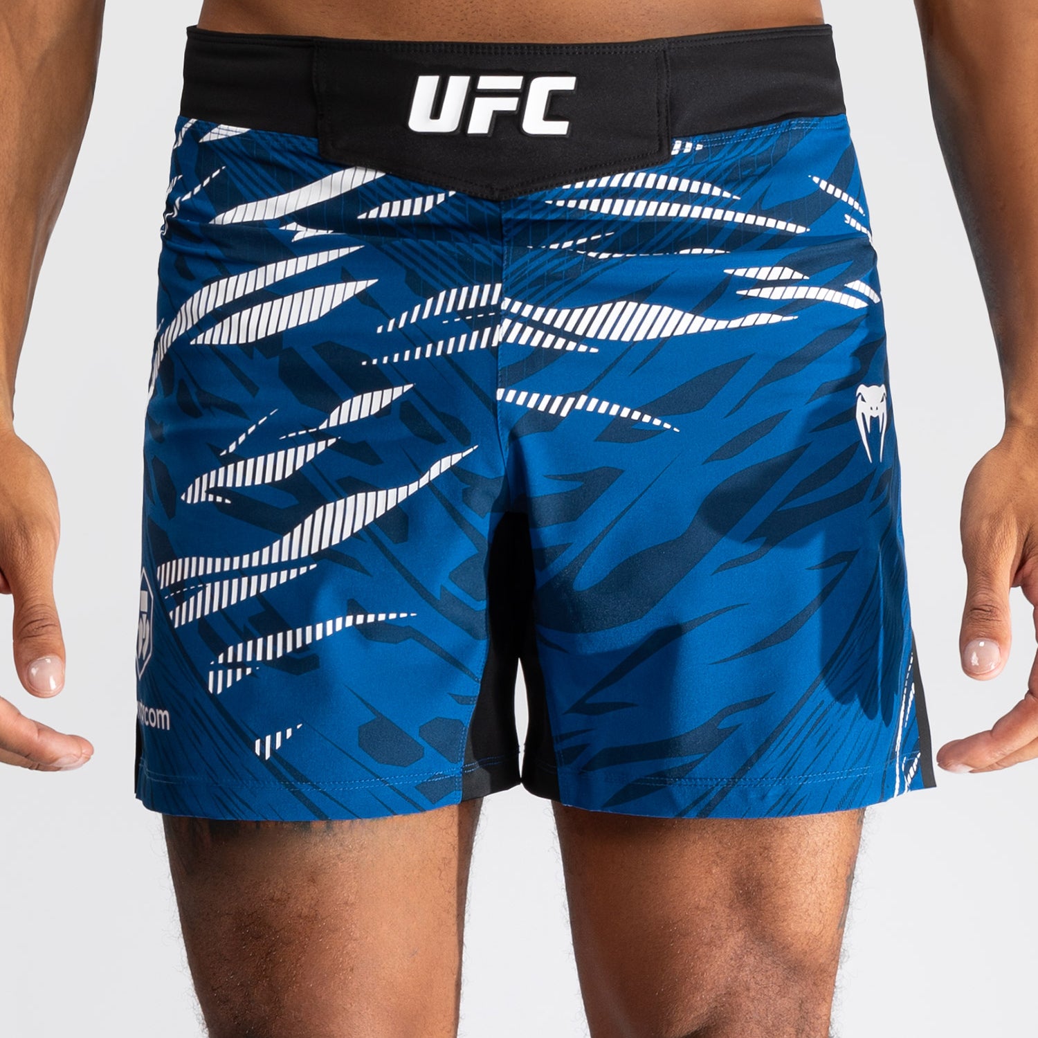 ufc-fusion-by-venum-authentic-fight-night-fight-short-short-fit-blau image 5