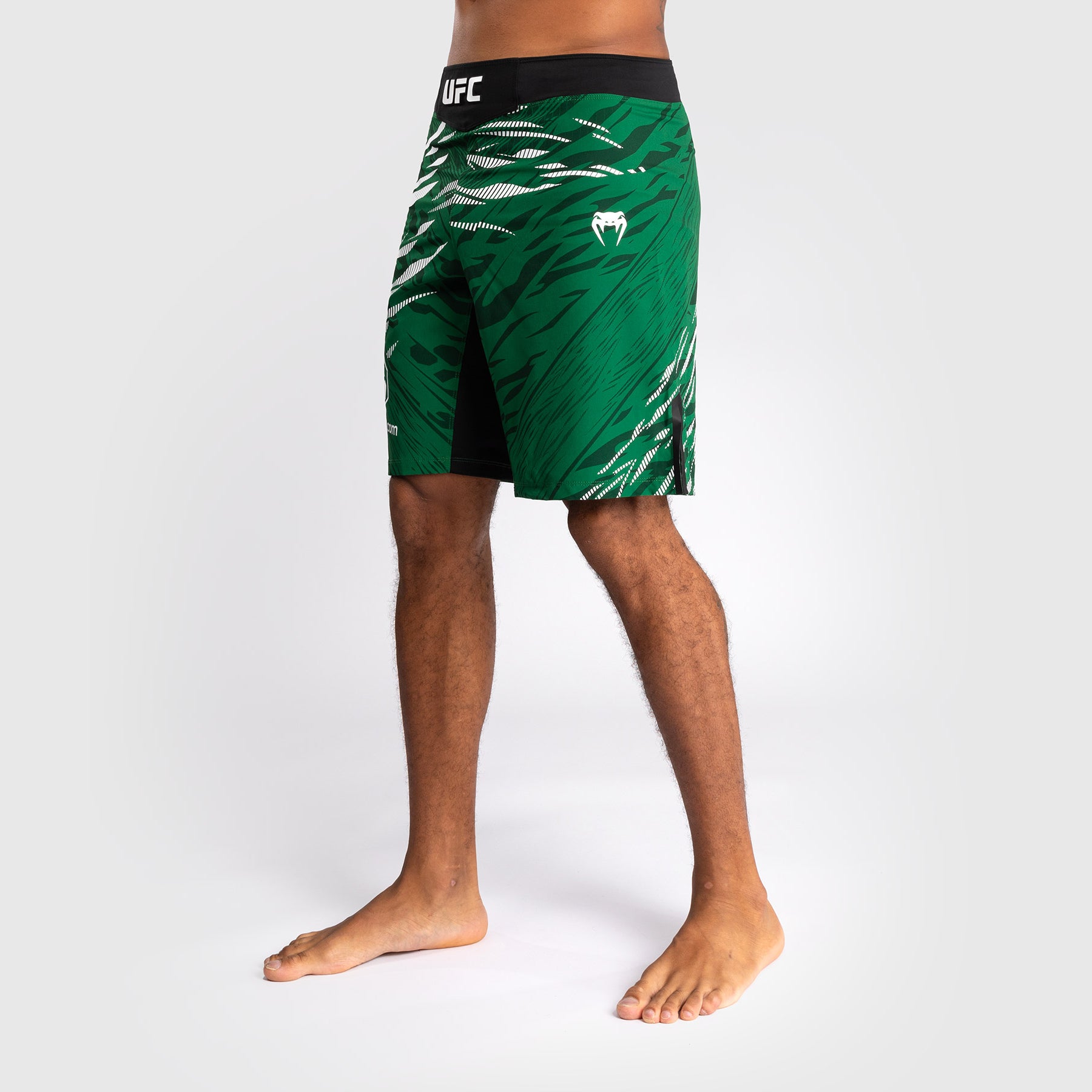 venum-ufc-fusion-authentic-fight-night-fight-short-herren-long-fit-gr-n image 4