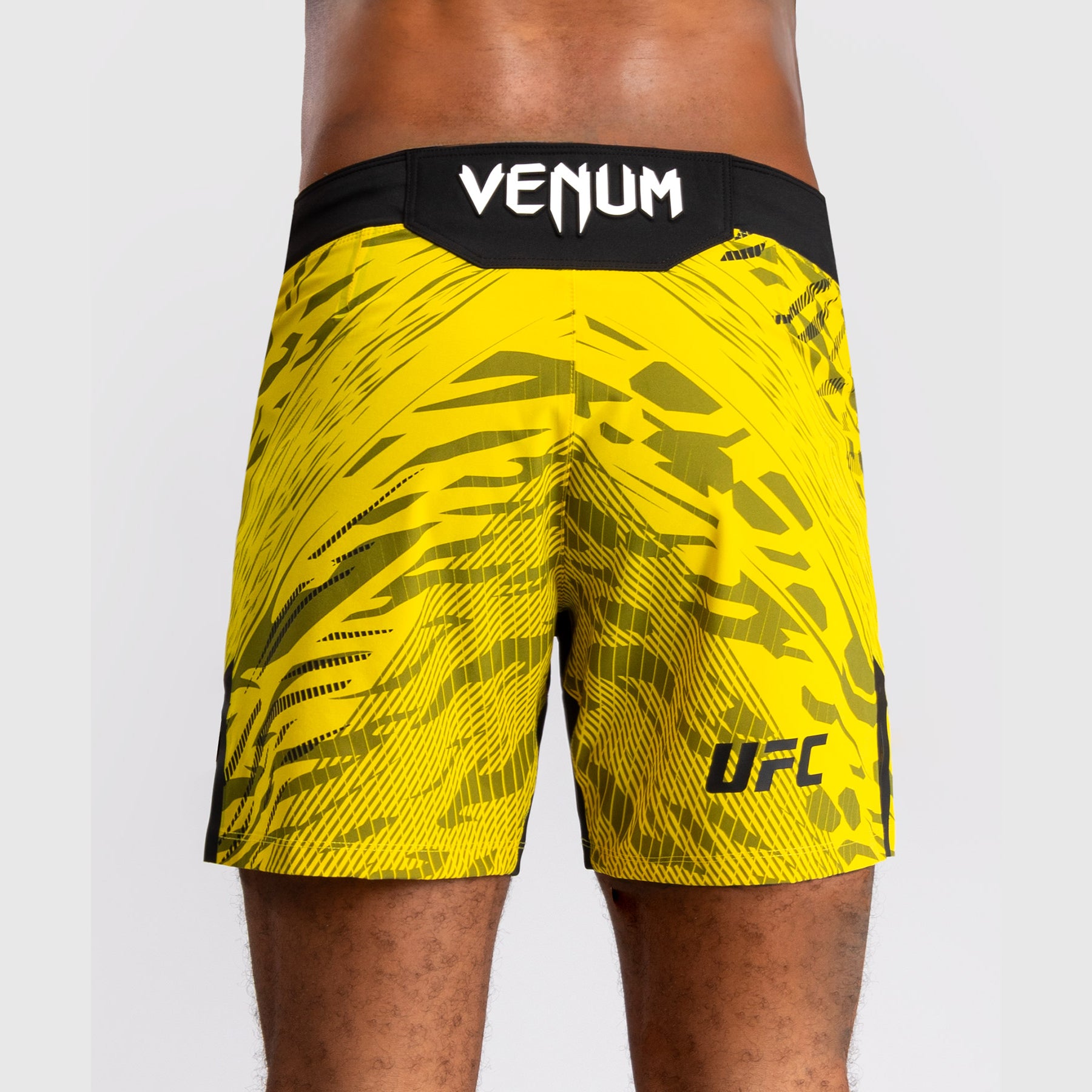 ufc-fusion-by-venum-authentic-fight-night-herren-fight-short-short-fit-gelb image 6
