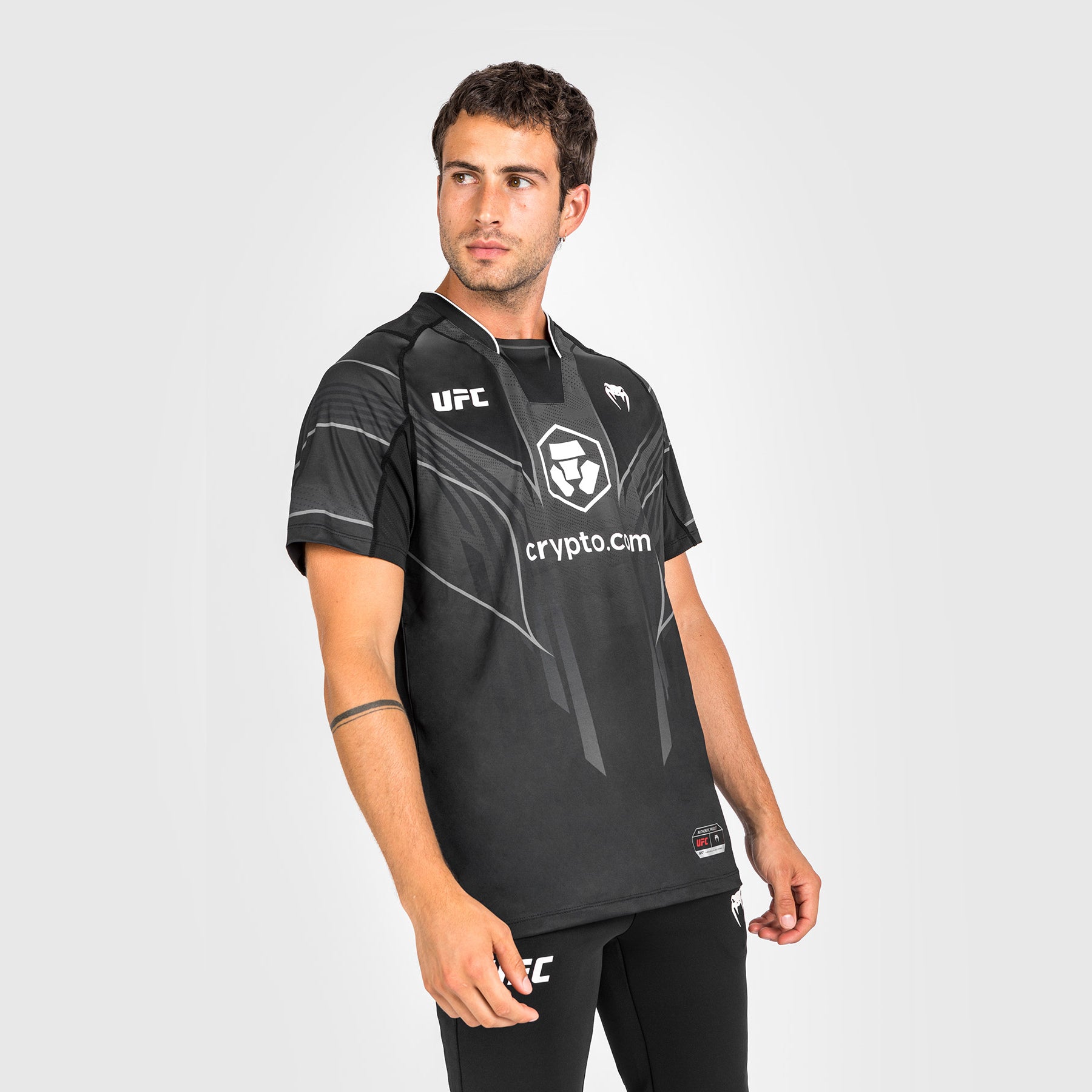 venum-ufc-authentic-fight-night-2-0-herren-walkout-jersey-schwarz image 1