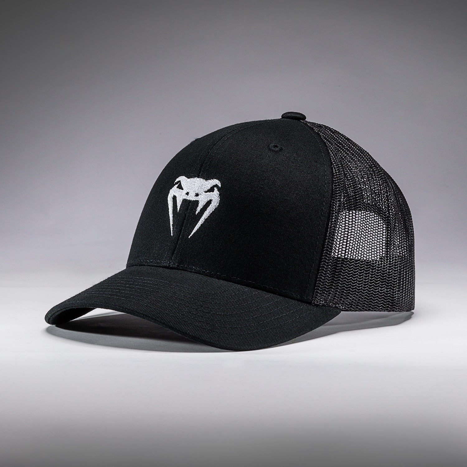 venum-classic-trucker-cap-schwarz image 1