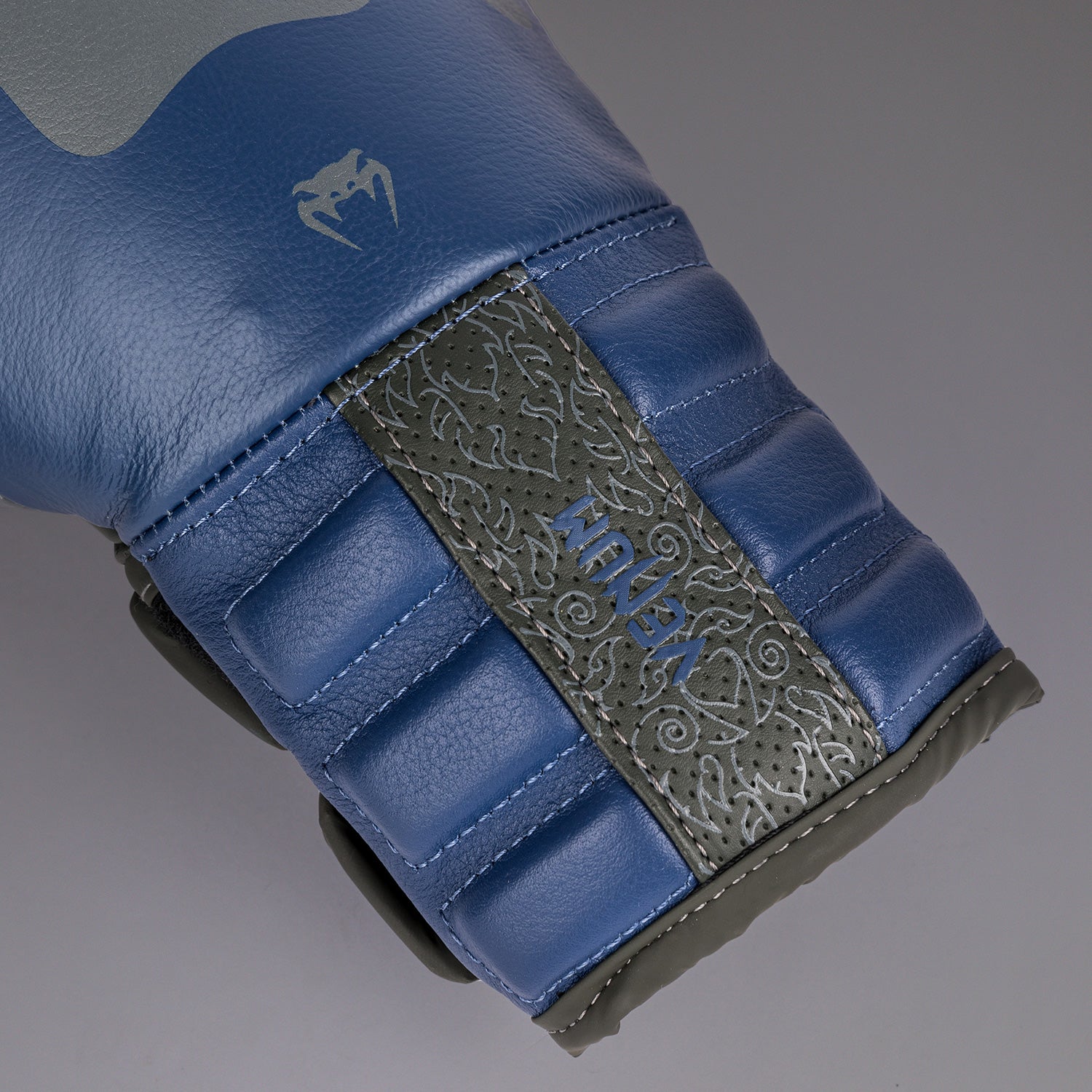 venum-reverso-boxhandschuhe-sturmgrau-royalblau image 3