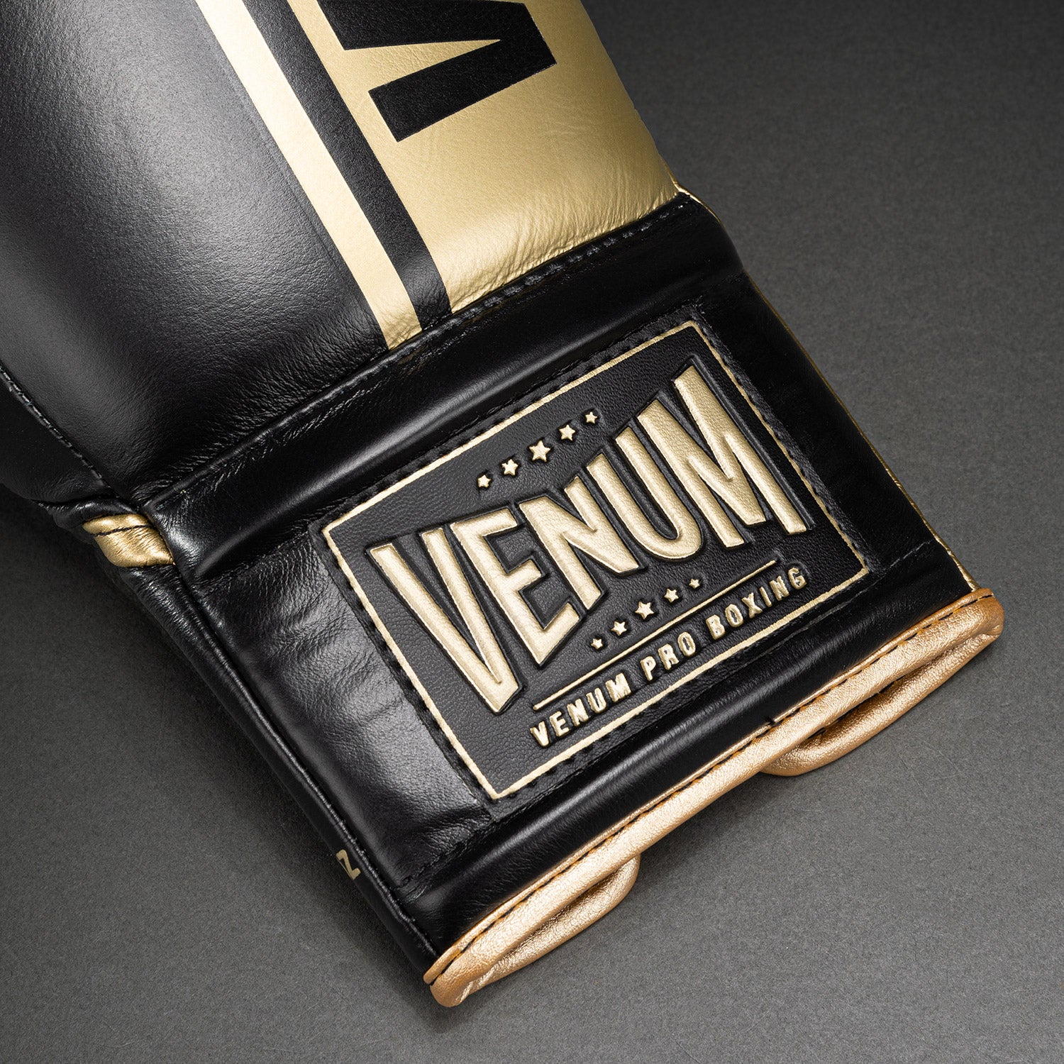 venum-shield-profi-boxhandschuhe-mit-schn-rung-schwarz-gold image 3