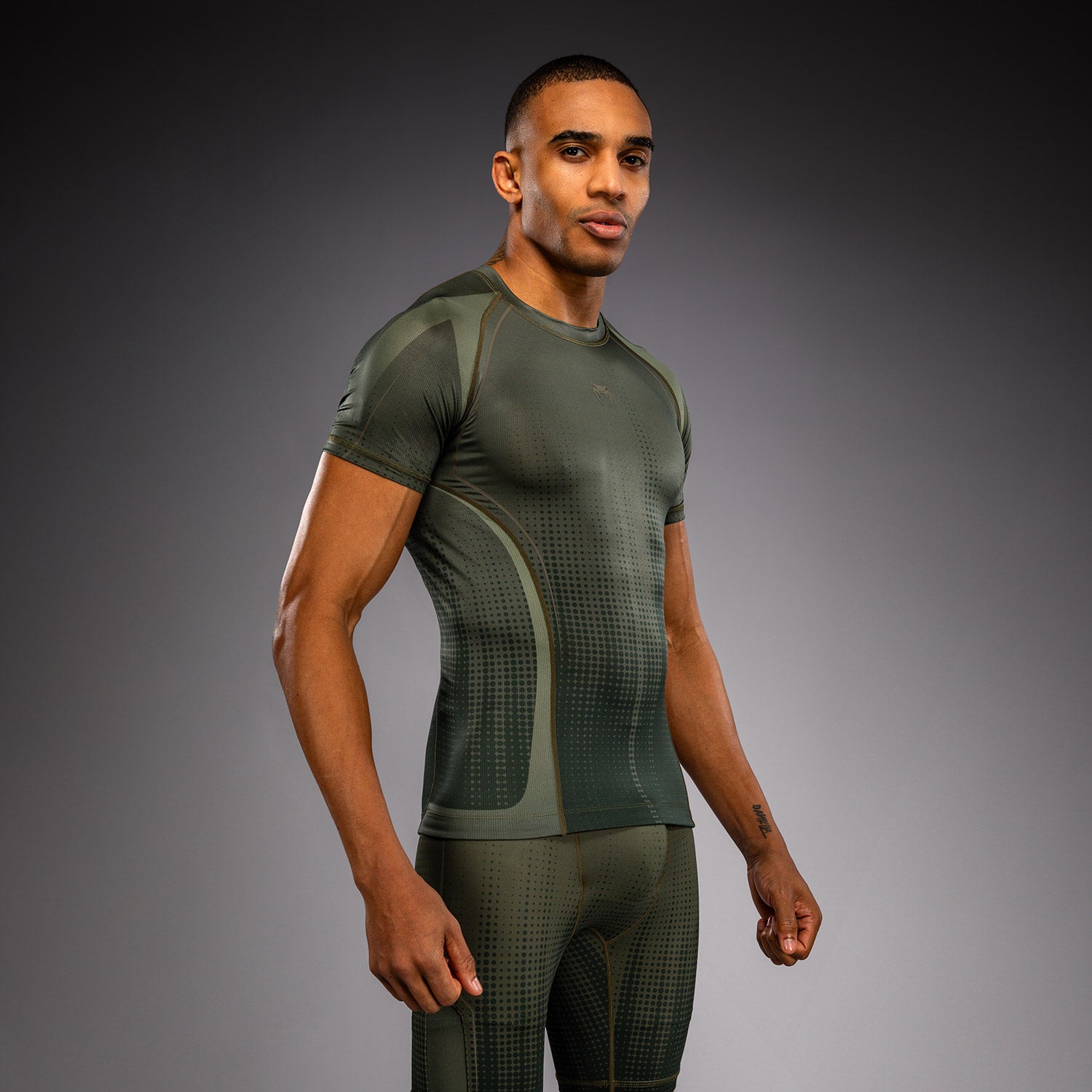venum-stealth-kurzarm-rashguard-khaki-dunkelgr-n image 3